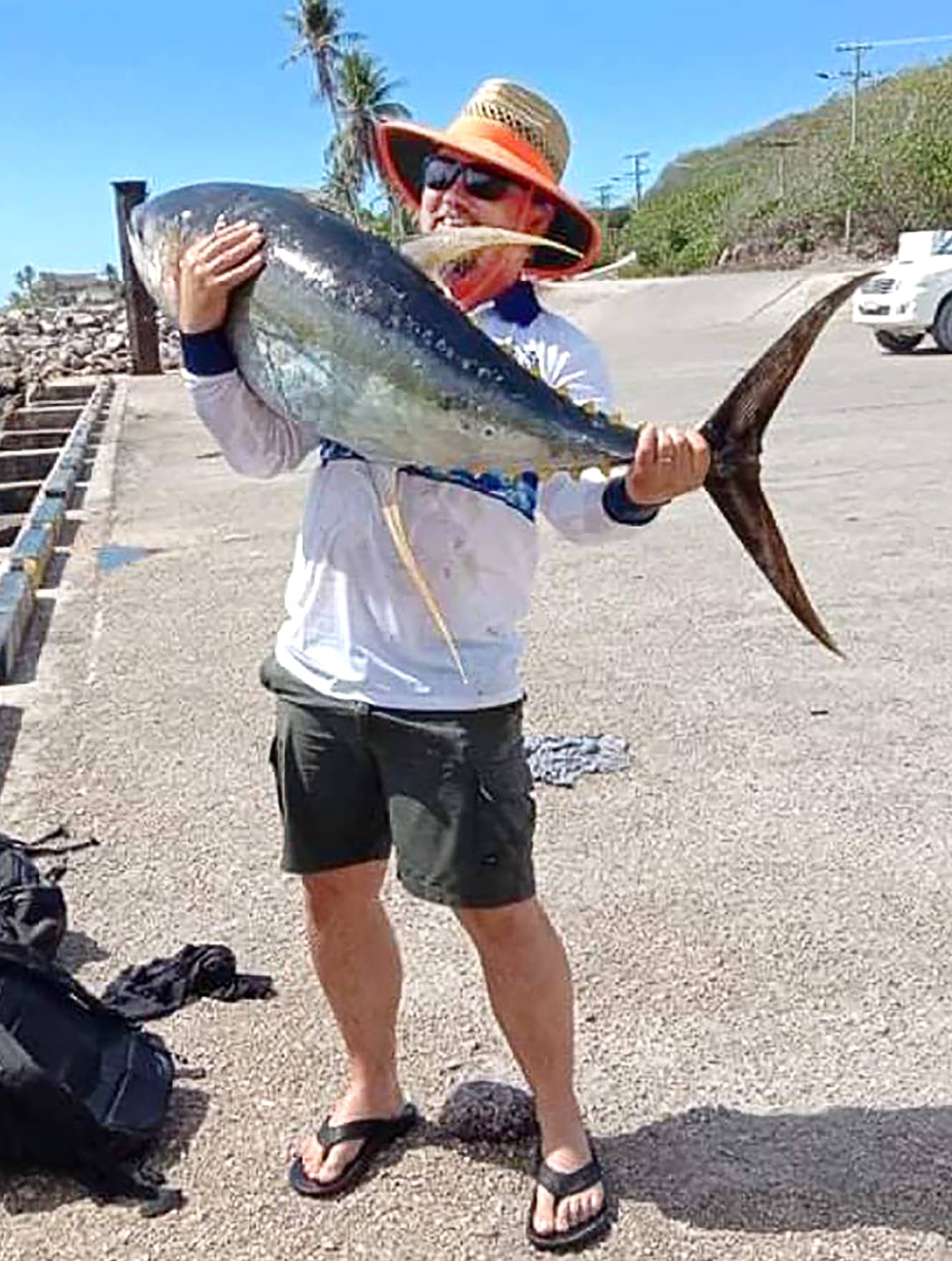 ナウル島の周辺の海は魚が豊富で、マグロやカツオが生息する。「マグロはその辺を回遊しています」（中の人）