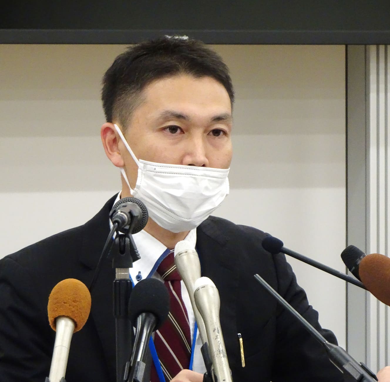 会見する京都府警の中野崇嗣刑事部長。府警の捜査へは不安の声が大きい