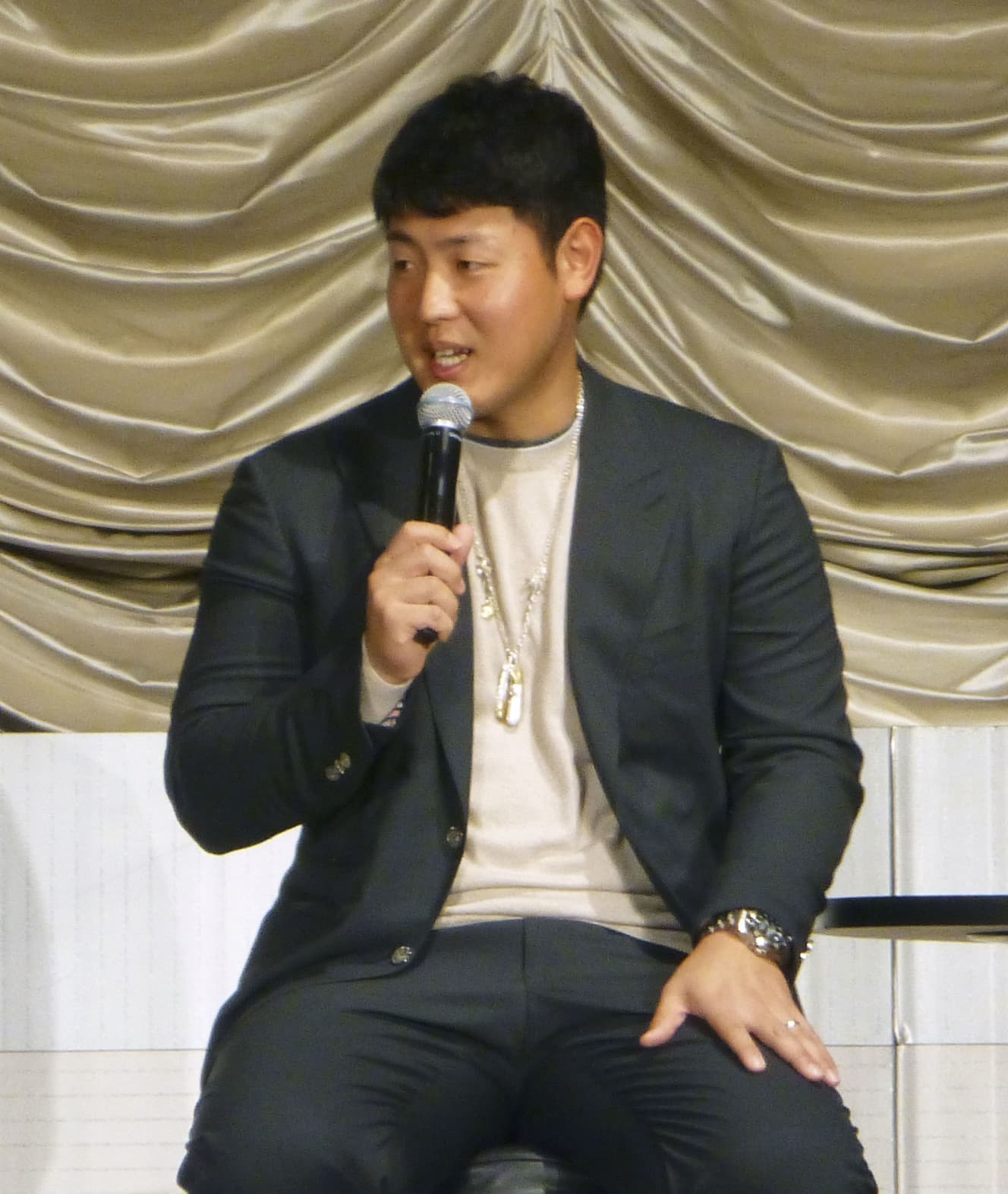 トークショーに参加した岡本(撮影:共同通信社)