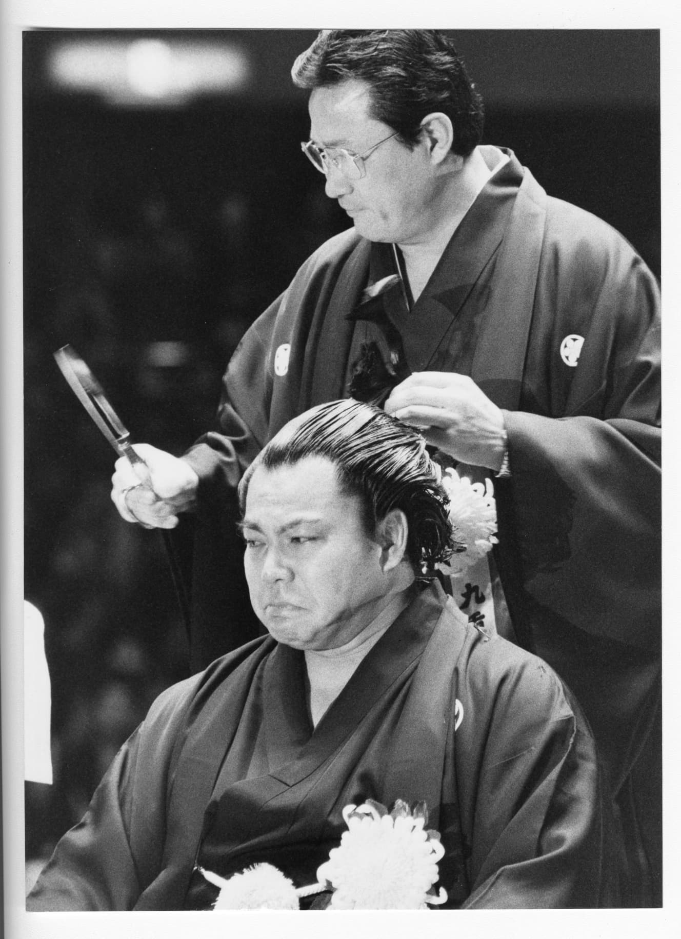 断髪式での千代の富士(『FRIDAY』1992年2月1日号)