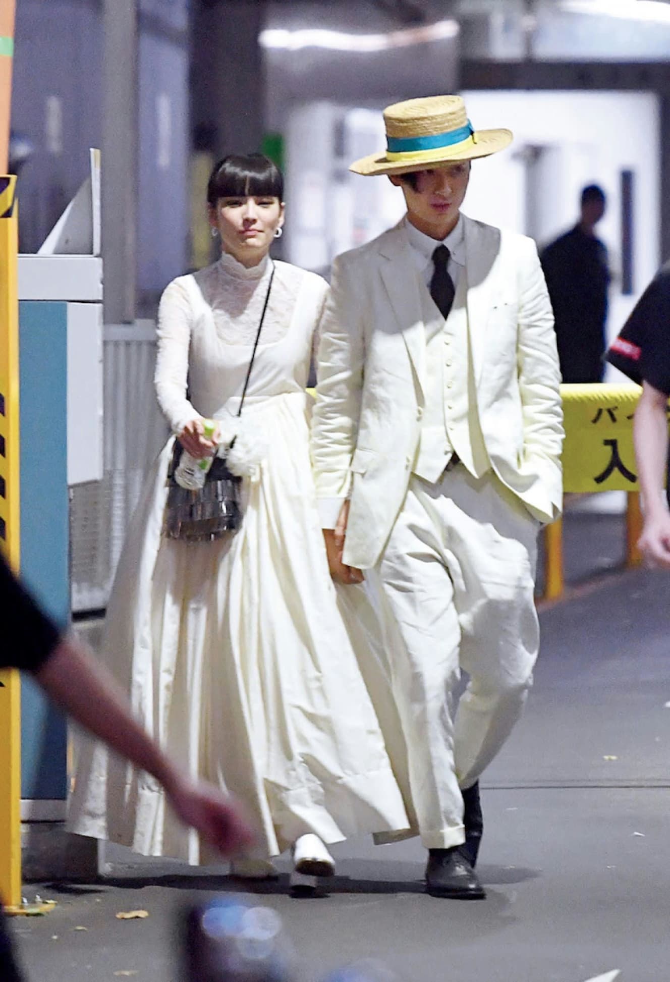 松田優作さんの次男・松田翔太と秋元梢、結婚式２次会の１枚。18年９月撮影