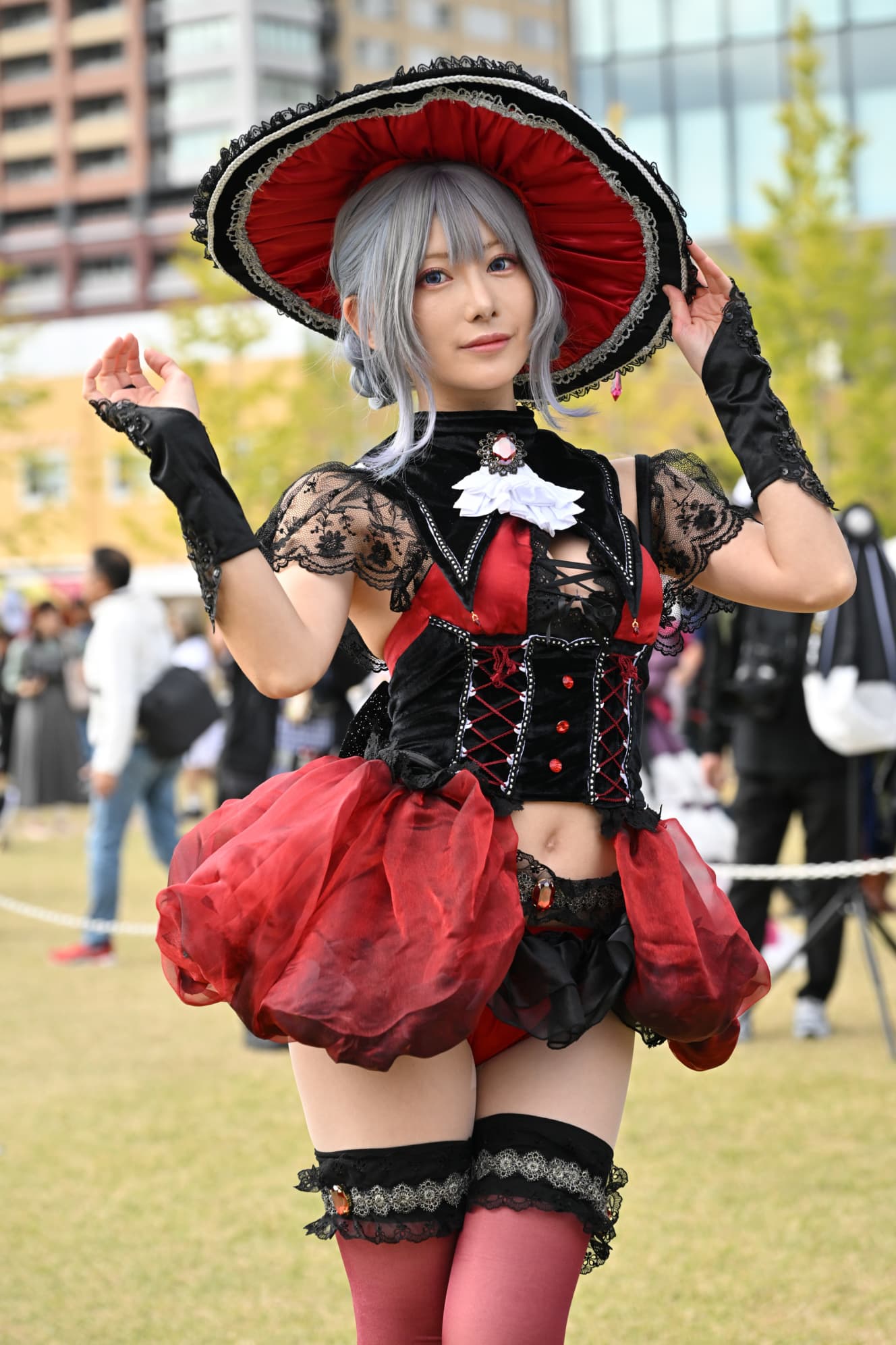 オリジナルの『魔女風コスプレ』（篠崎こころさん）