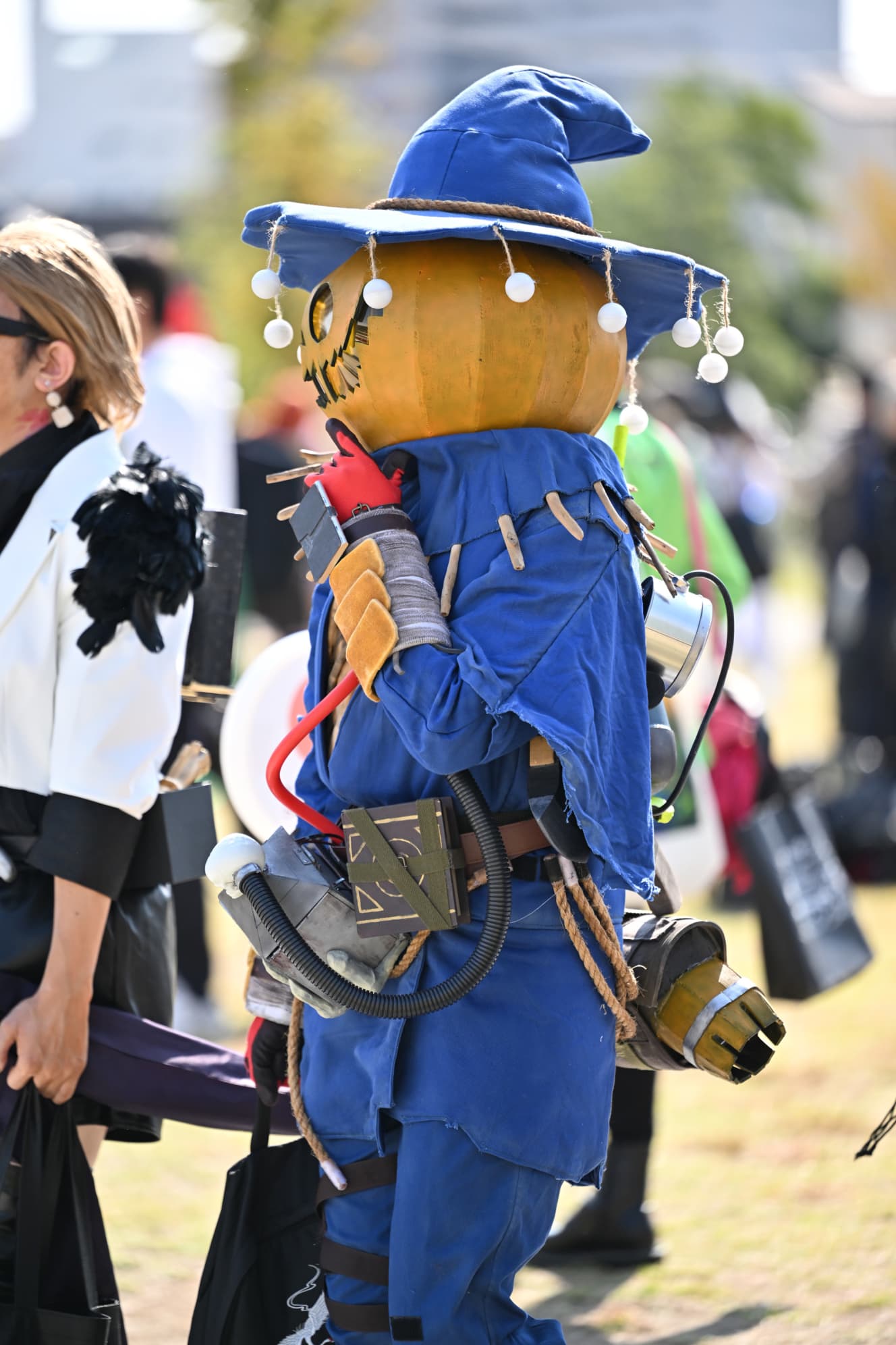 池袋ハロウィンを楽しむコスプレイヤーたち