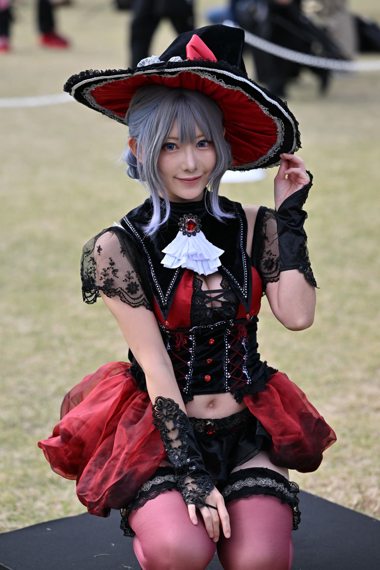 オリジナルの『魔女風コスプレ』（篠崎こころさん）