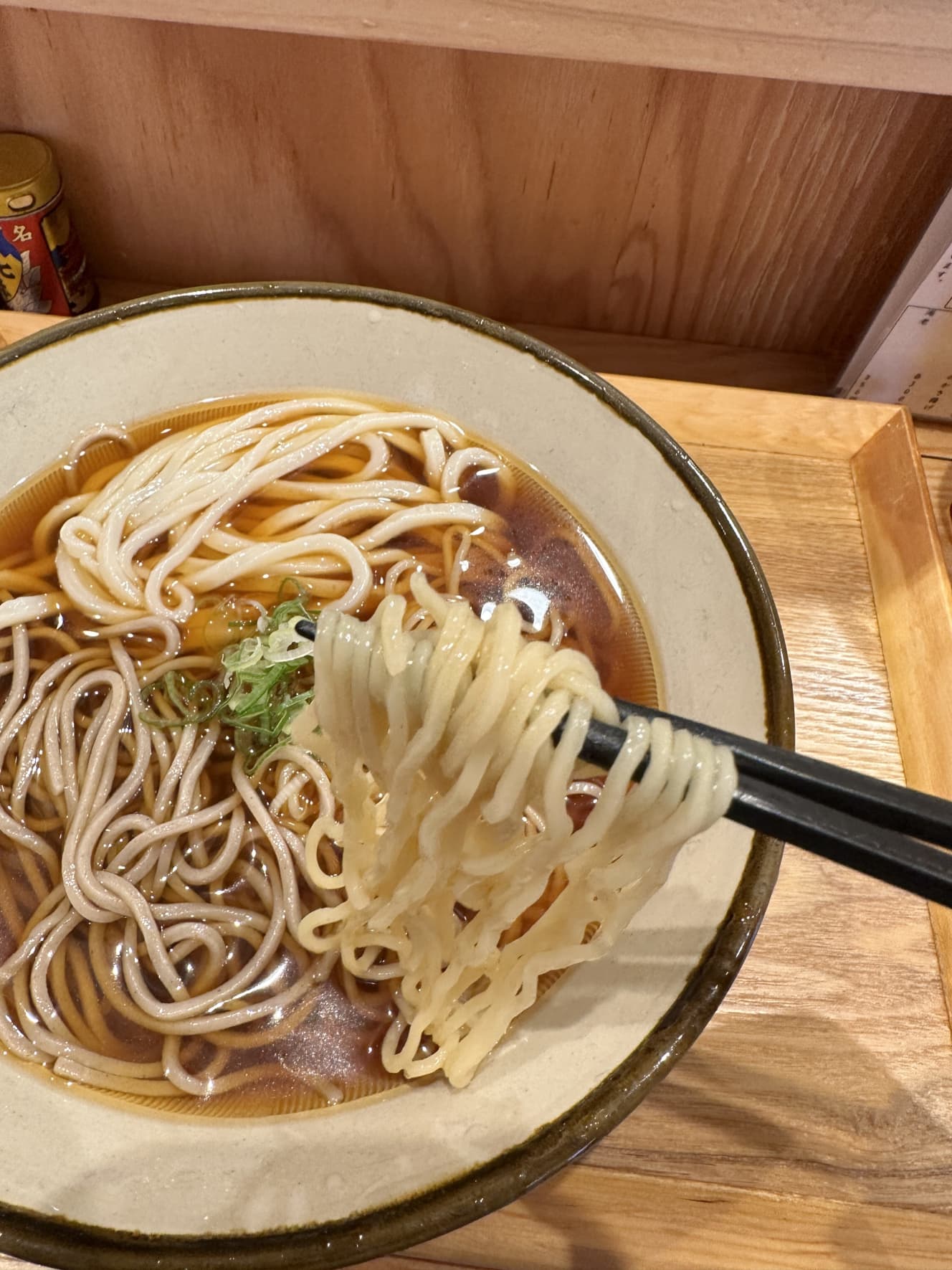 中華麺も醤油出汁のスープにマッチする