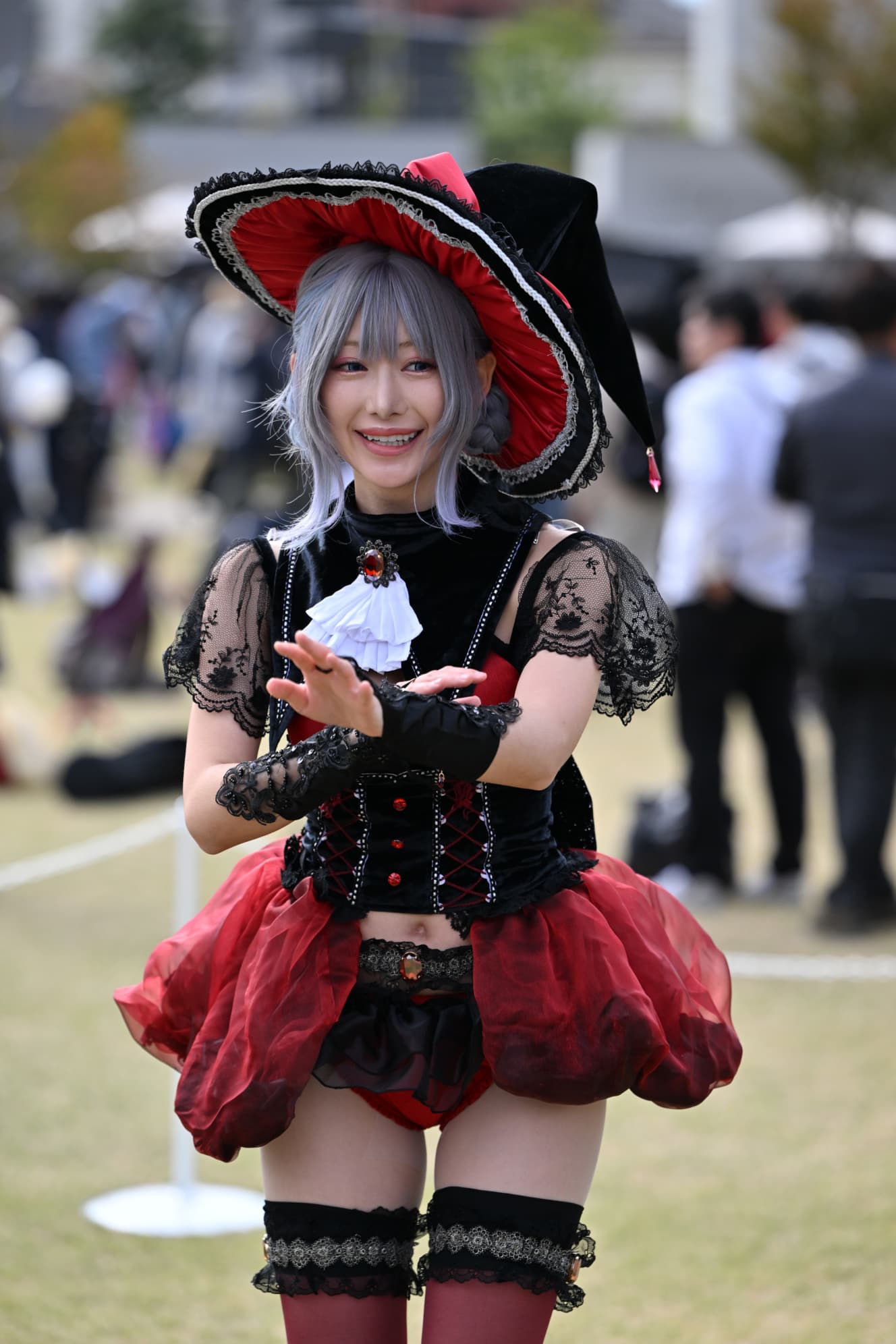 オリジナルの『魔女風コスプレ』（篠崎こころさん）