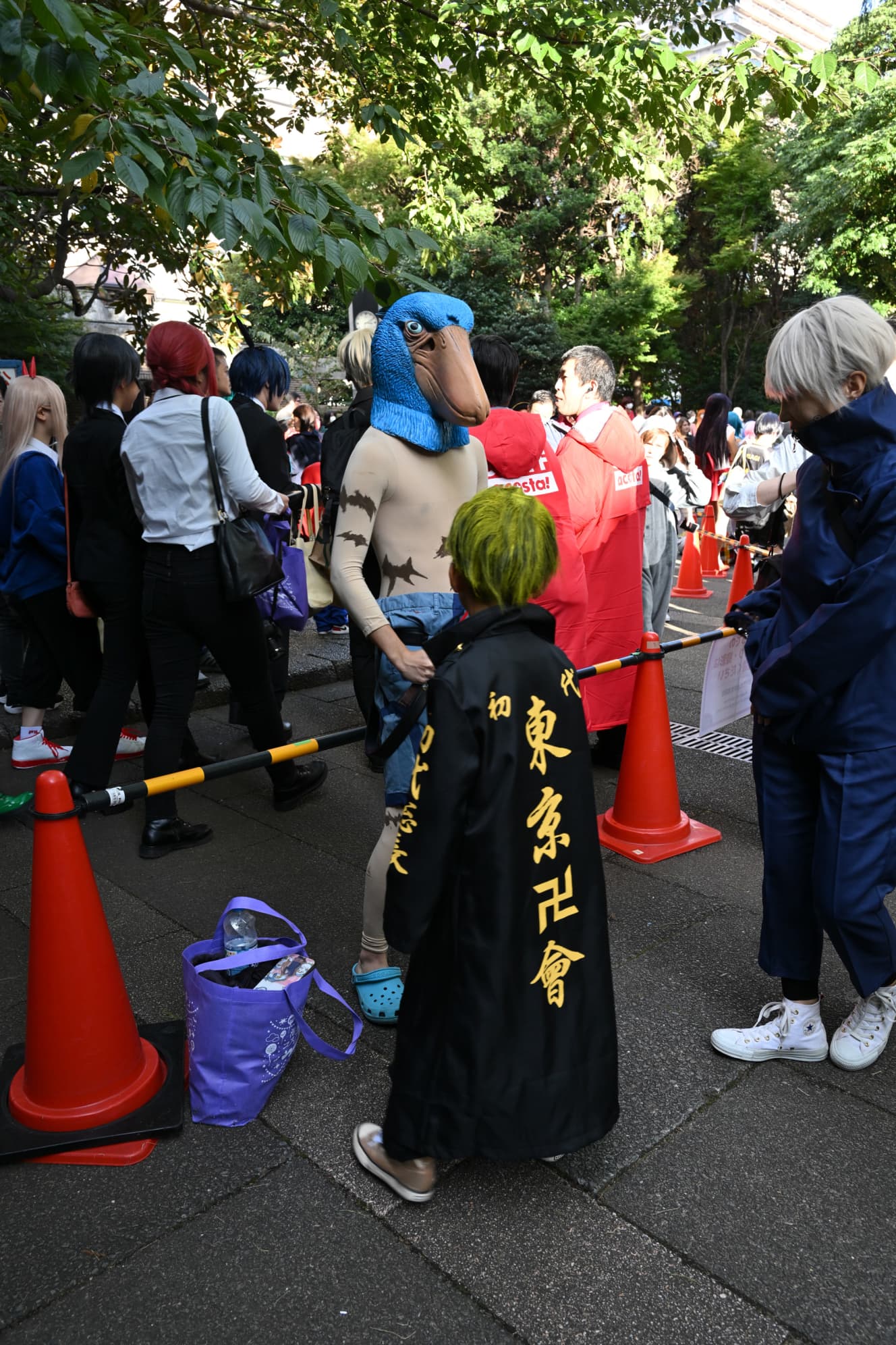 池袋ハロウィンを楽しむコスプレイヤーたち