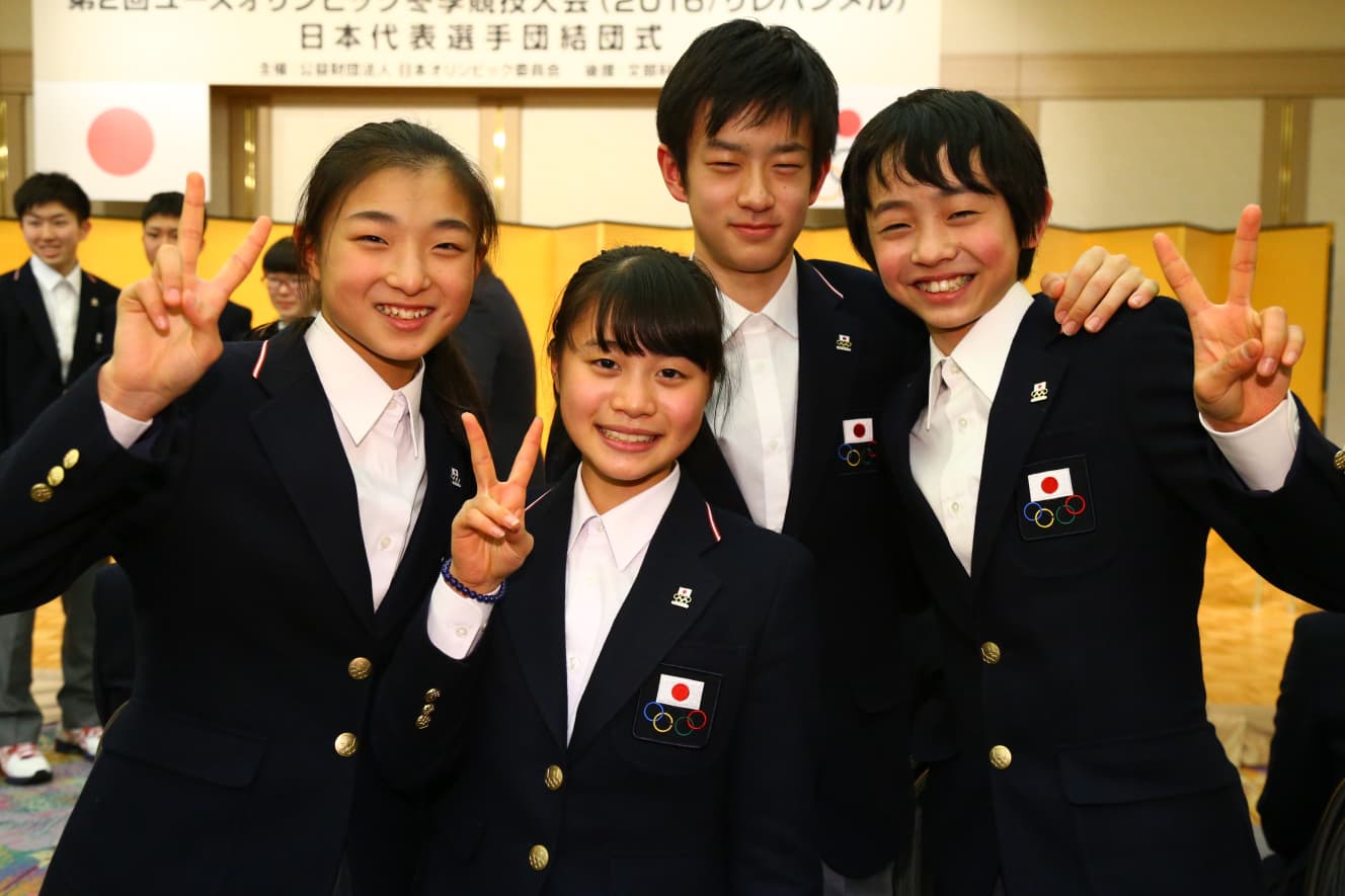 ’16年ユース五輪の結団式にて。左から坂本花織、白岩優奈、山本、島田高志郎