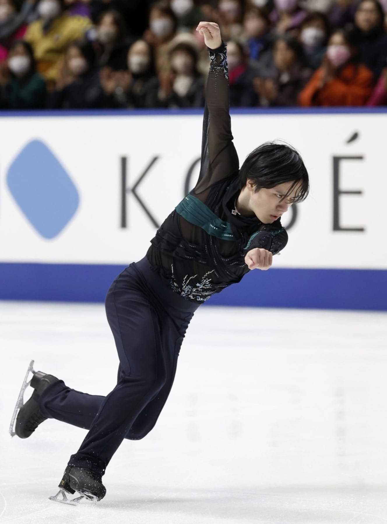 NHK杯フリーで演技する宇野昌磨