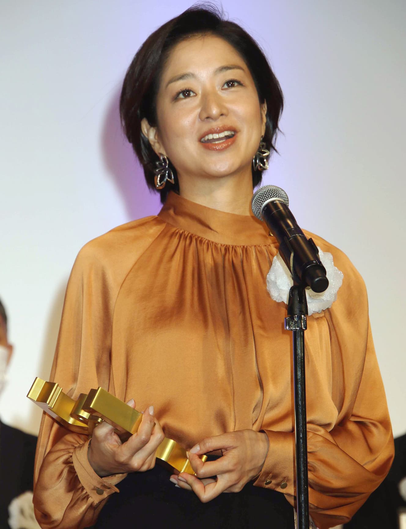 膳場貴子（49）フリー【最強のノーマルタイプ】アナウンス力 4 華やかさ 4 将来性 3 知性 5 愛嬌 2　東京大学卒。中高の同級生には元日テレの馬場典子アナがいる。’21年度から、流通経済大学の客員教授にも就任した