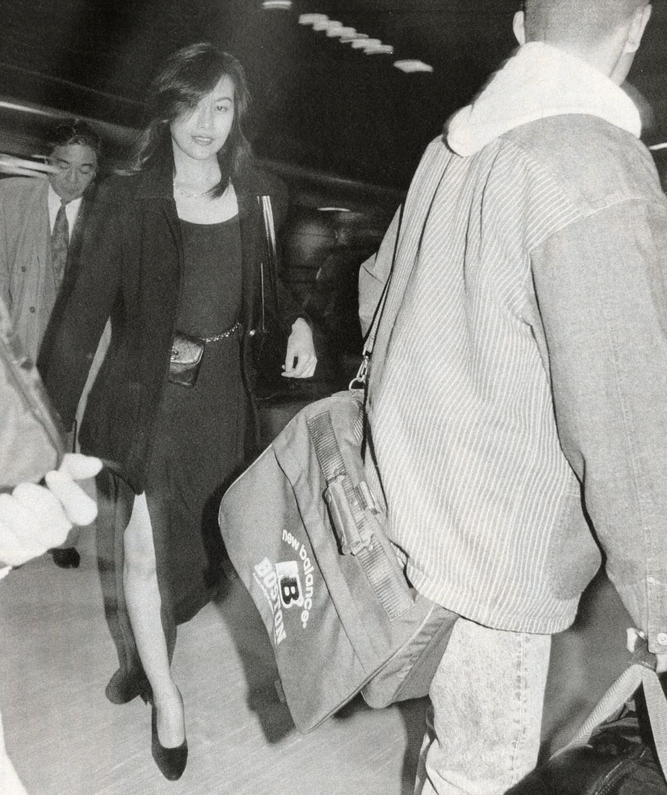 ’94年３月19日、２ヵ月の〝充電期間〟を終えてロスから成田空港に戻った静香（’94年４月15日号）