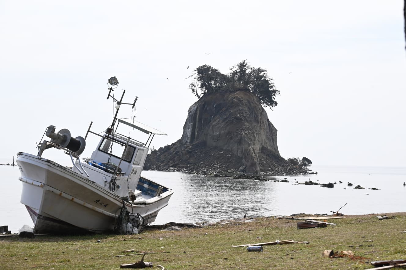 かつては海水浴客などで賑わった海岸が……