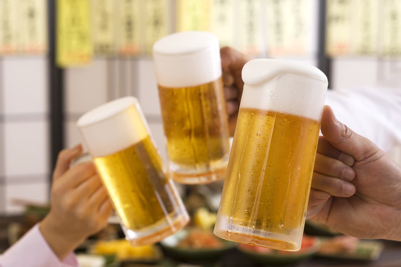 夏場の平均気温が１℃上がると、ビールの販売量は大瓶換算で一日80万本増えるという