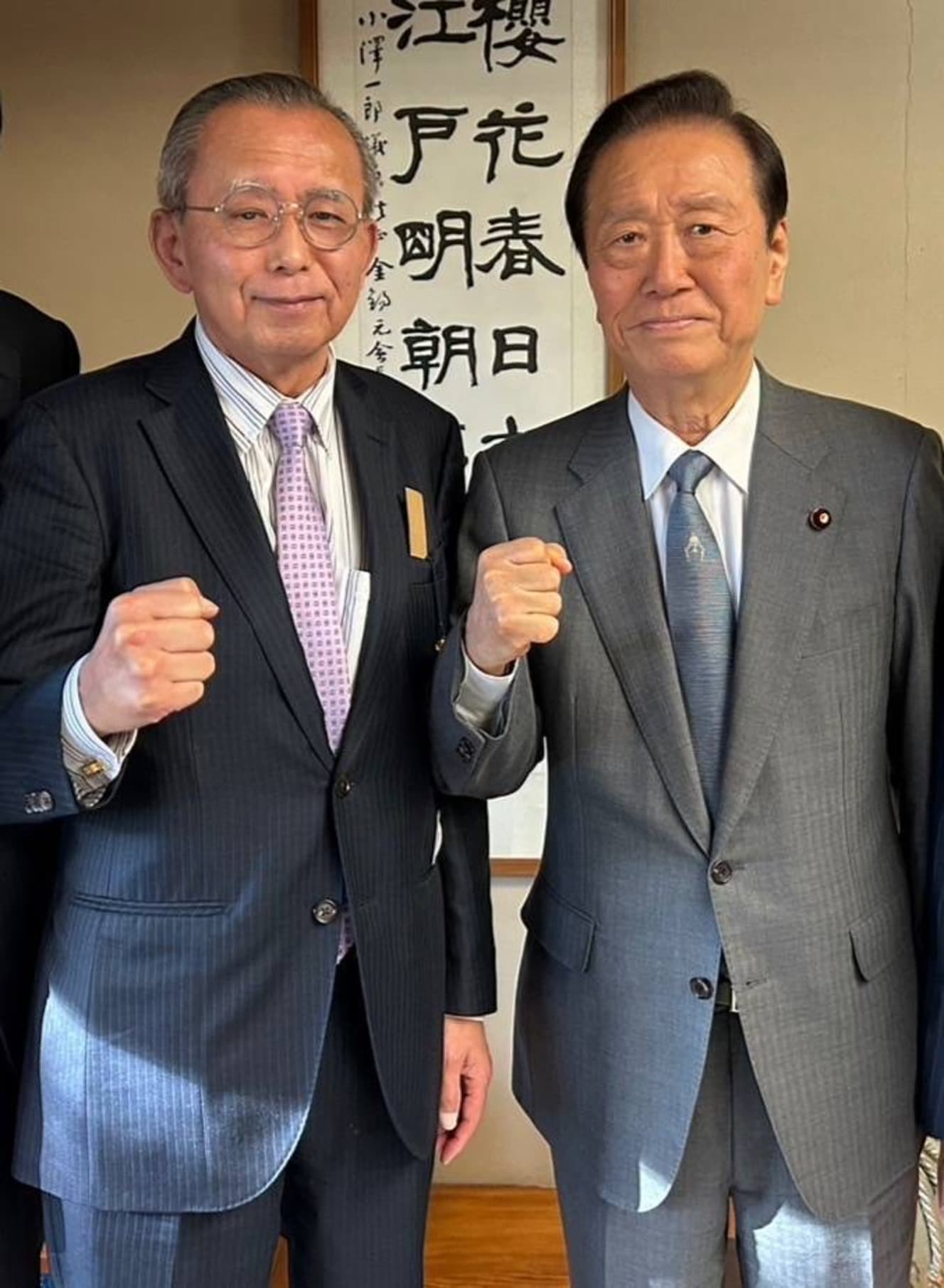 小沢一郎氏（右）と行動を共にすることが多かった藤川氏