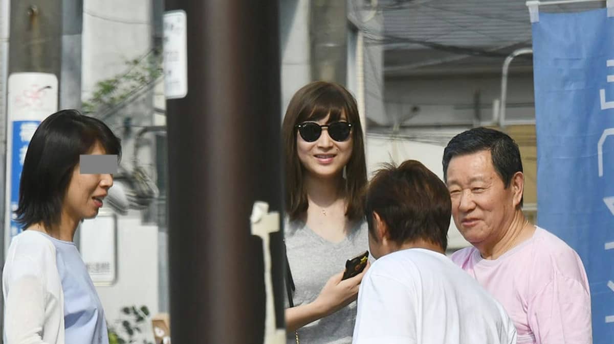 なべ おさみ 池江 璃 花子