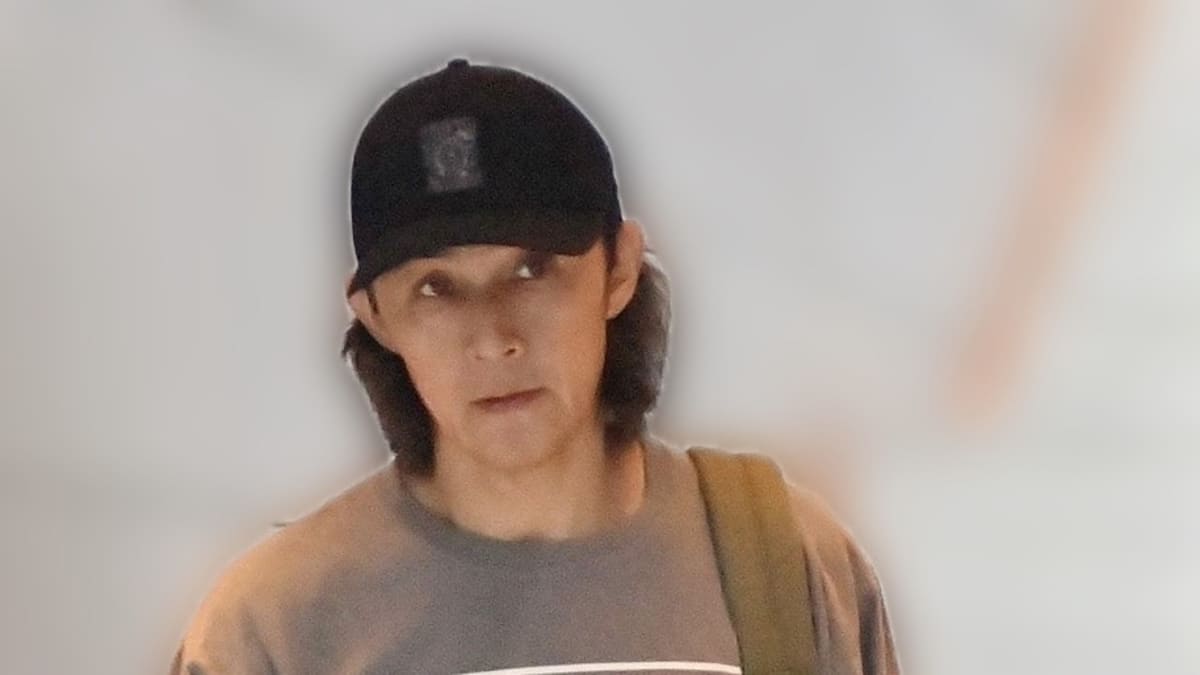 Tシャツにビーサンなのにこの色気とオーラ…『B'z』稲葉浩志「大物