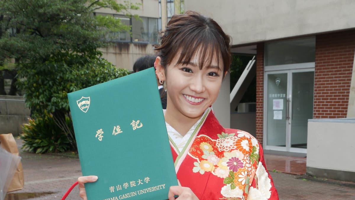 テレビ東京アナウンサー 嶺百花 直筆サイン入り色紙 宛名入り 2ページ目)テレ東に異例の中途入社!「ナンバーワンお天気