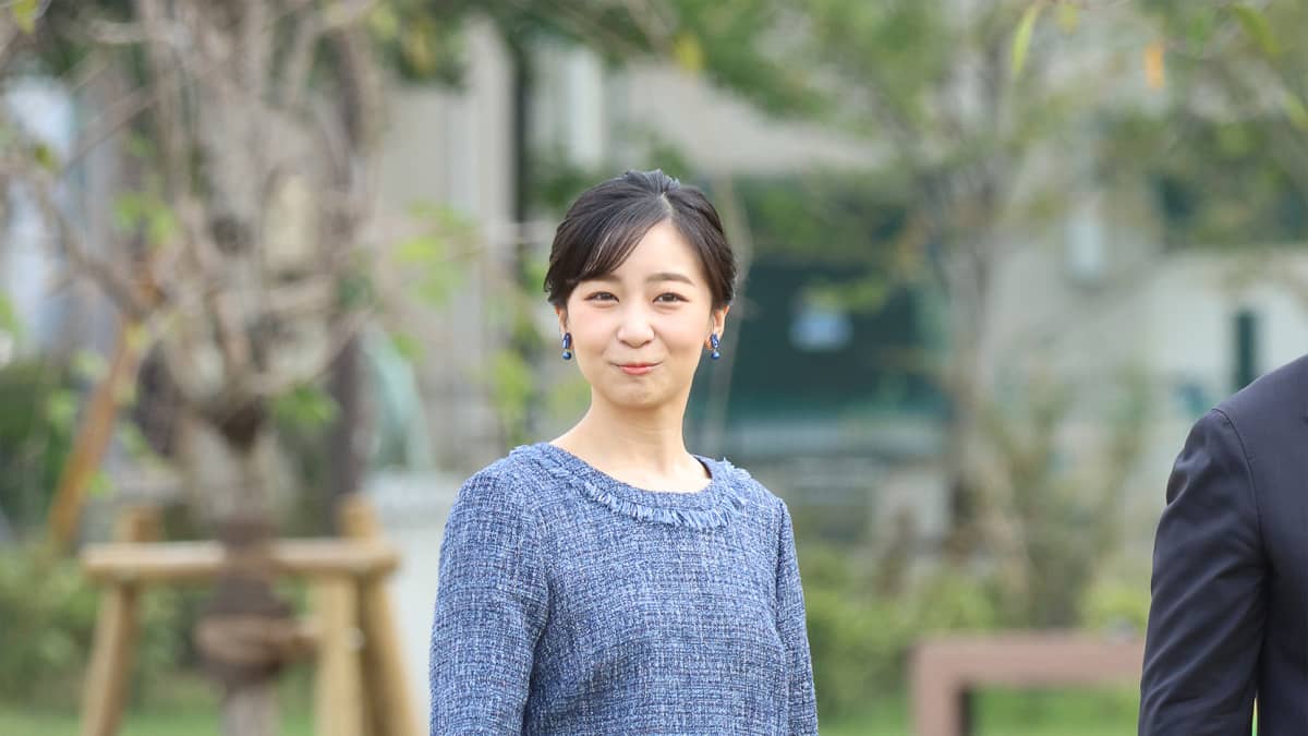 トイレの佳子様 2ページ目）写真集は異例の売れ行きで…節目の30歳になった佳子様 ますます強くなる「悠仁さまの支えに」の思い | FRIDAYデジタル