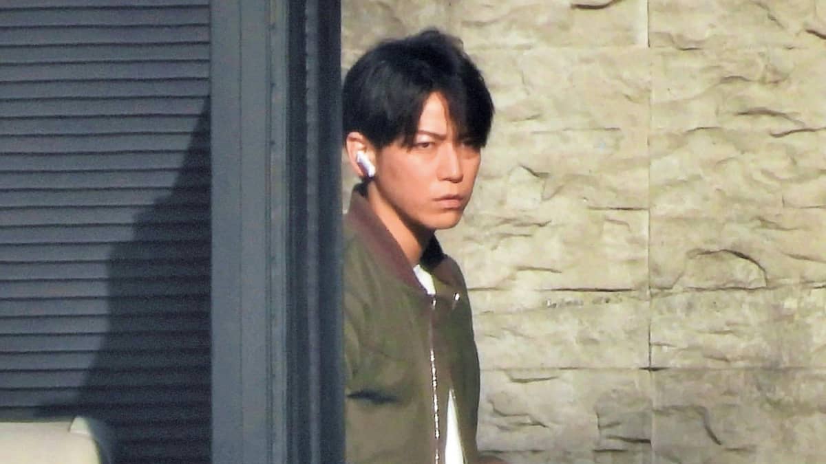 赤西 亀梨 キス