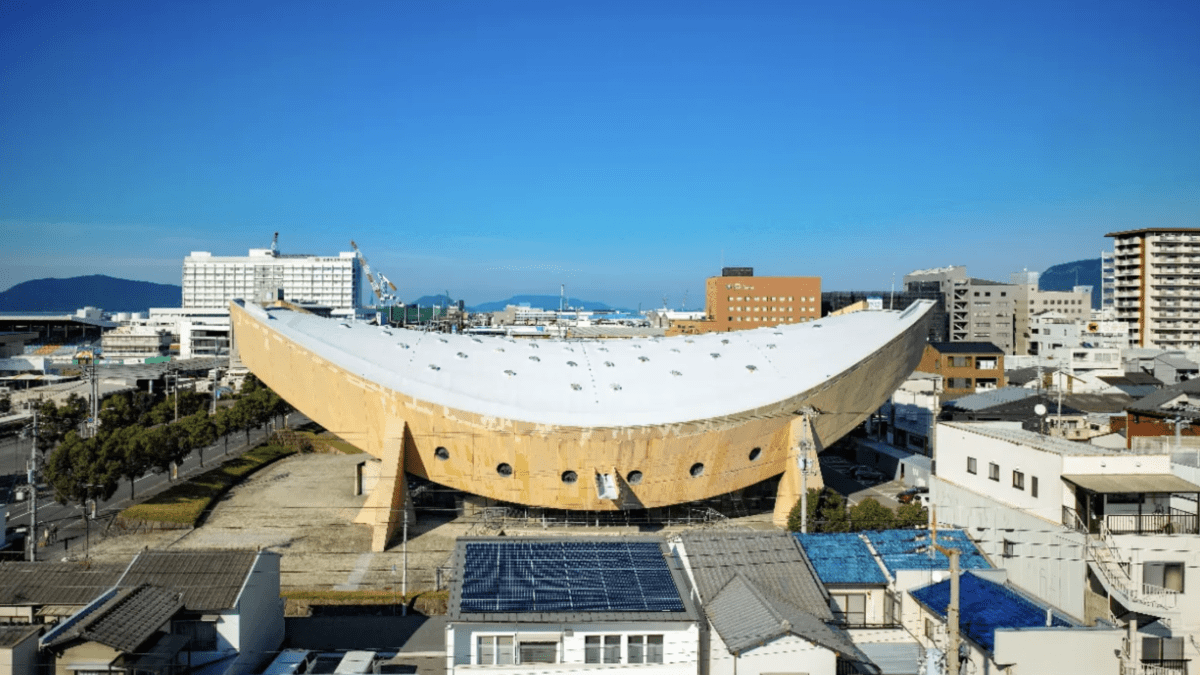 丹下健三が手掛けた世界的建築物が解体の危機…県の主張する”耐震不足