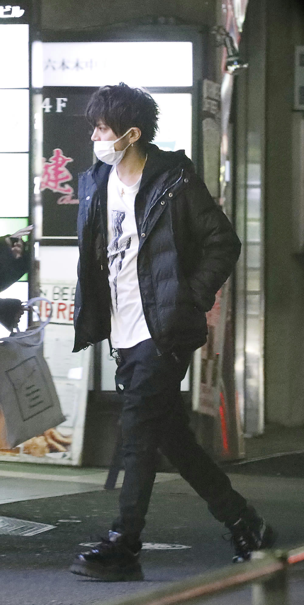 山本 裕典 女性 問題