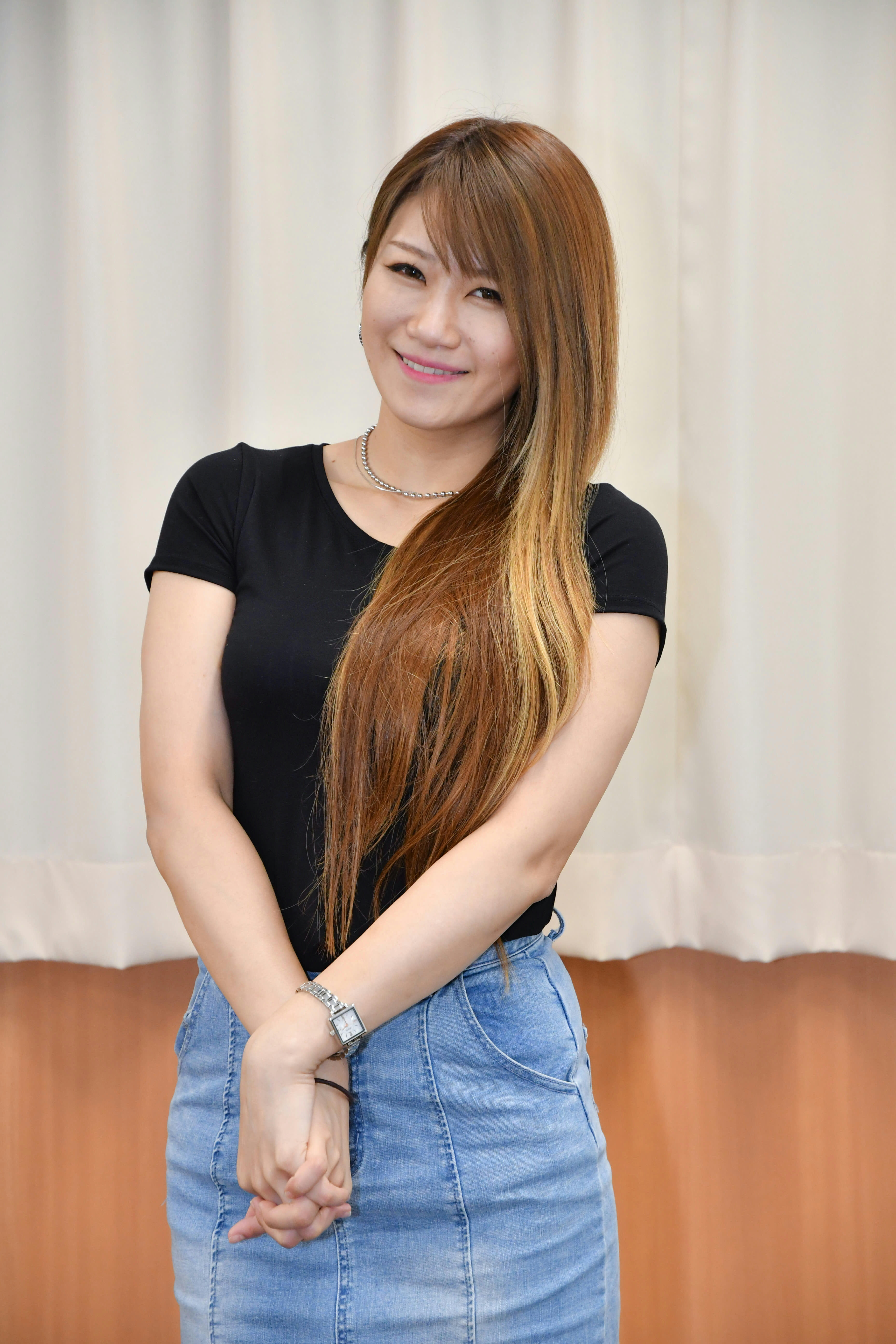 女子プロレス 雪妃真矢 選手 マフラータオル 雪妃真矢「女子プロレスの今」フェリス卒の元銀行員がレスラーに