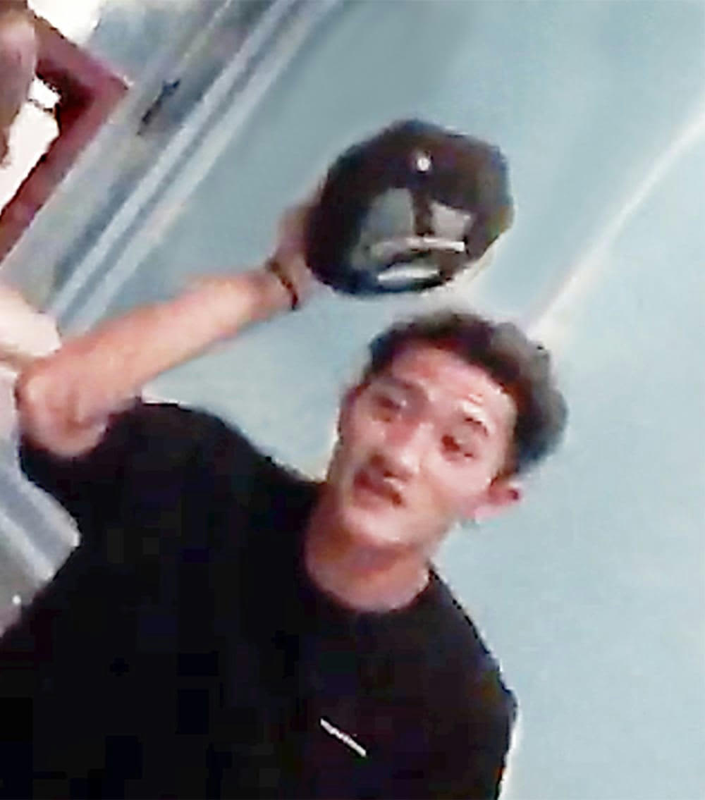 SnowMan』リーダー・岩本照「未成年女子とラブホで飲酒」 | FRIDAYデジタル