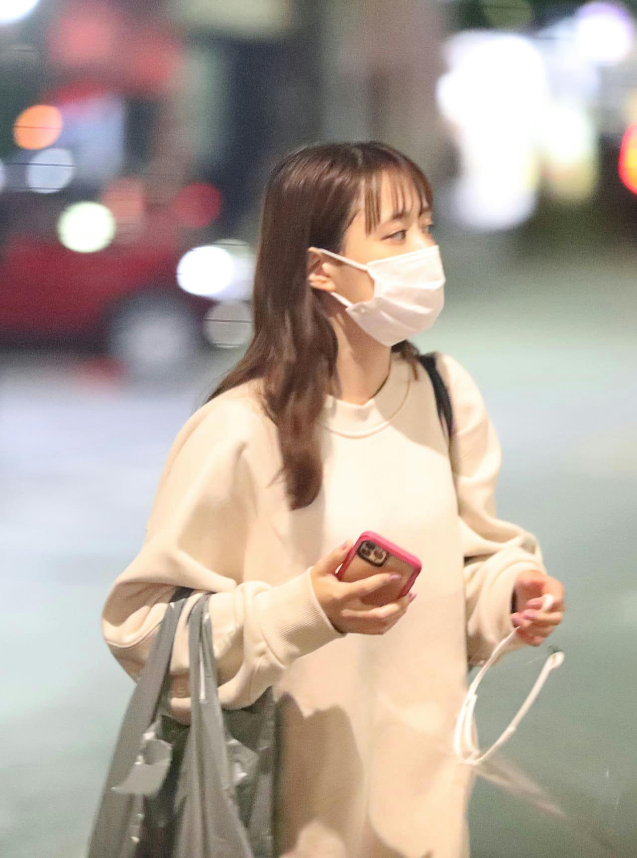 大原櫻子 が仕事終わりに路上で「缶ビールをプシュッ！」の爽快