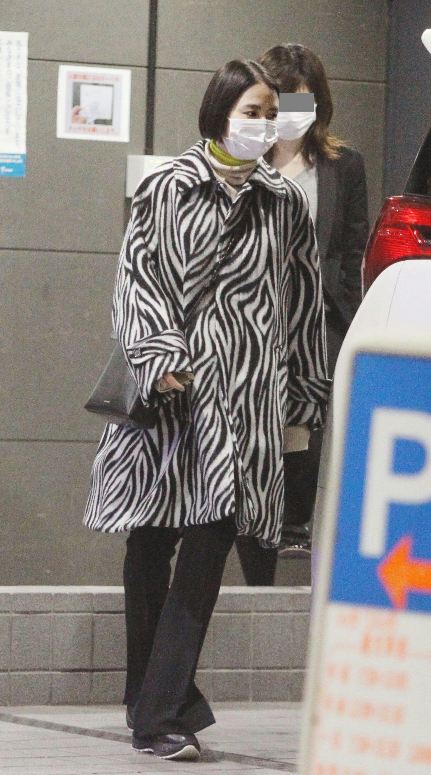 フォトギャラリー3枚目 長澤まさみ「オーラ満点」ゼブラ柄コートで神