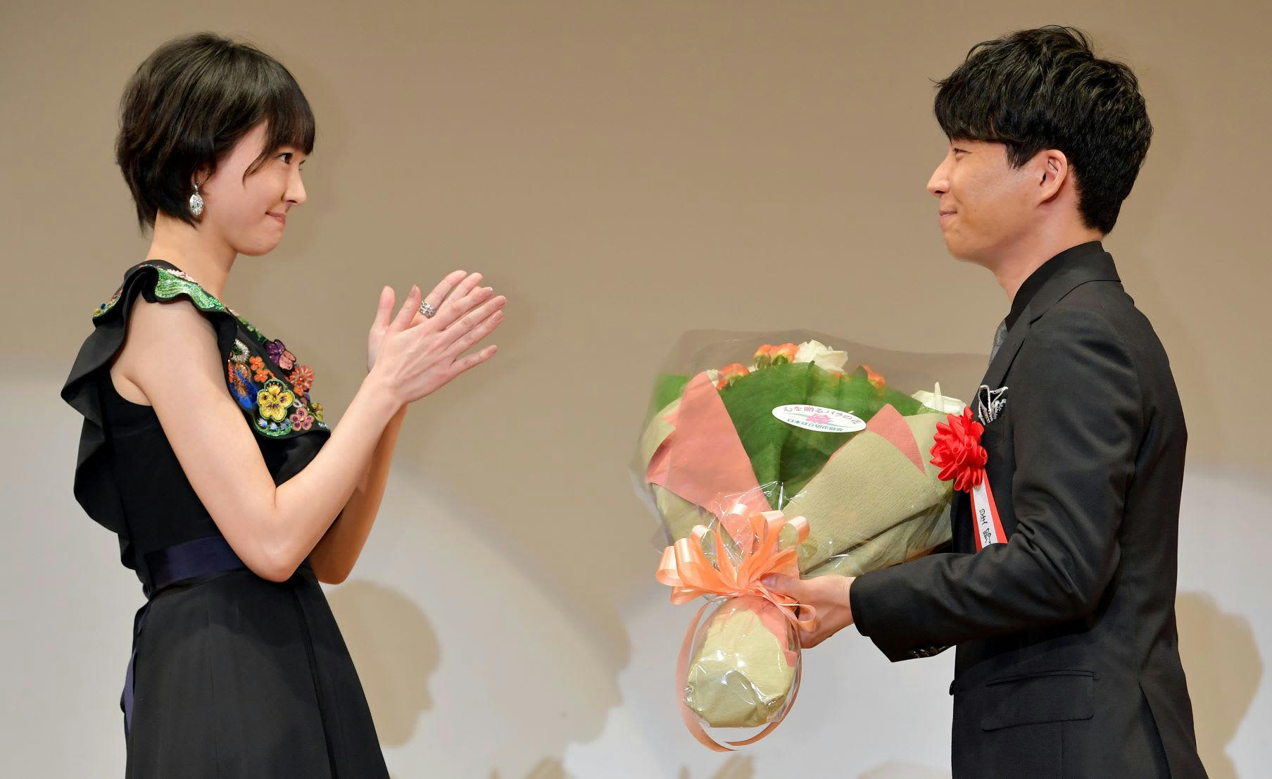 星野 源 新垣 結衣