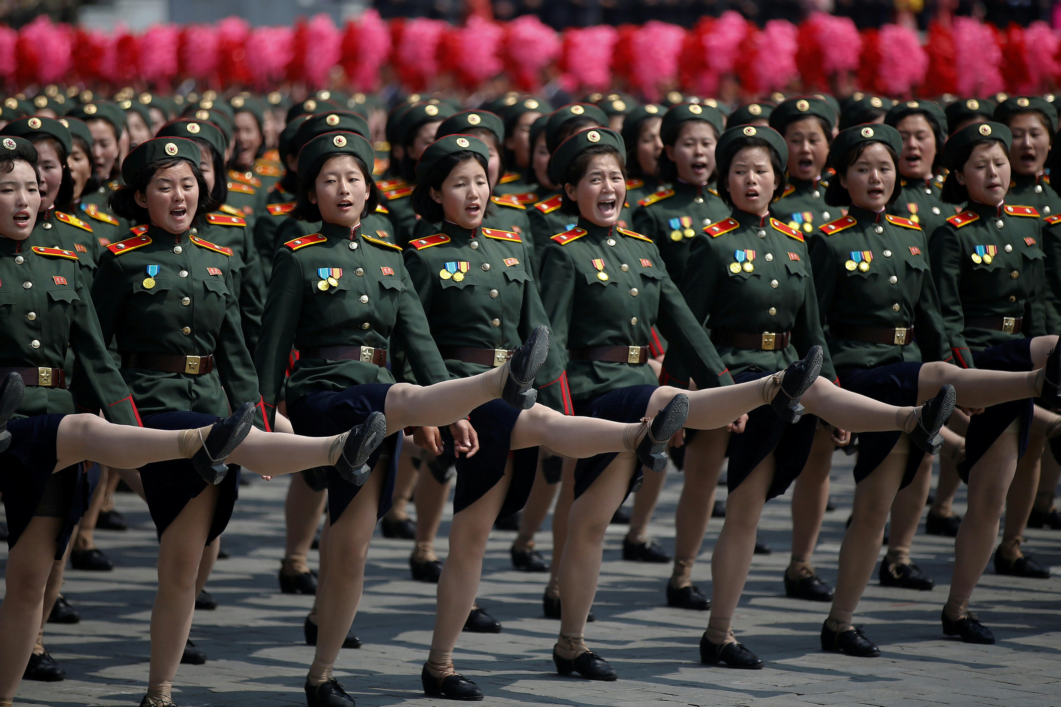 北朝鮮エロ画像 大事なモノを食いちぎり上官に報復…北朝鮮女性兵士のヤバイ行動 | FRIDAYデジタル