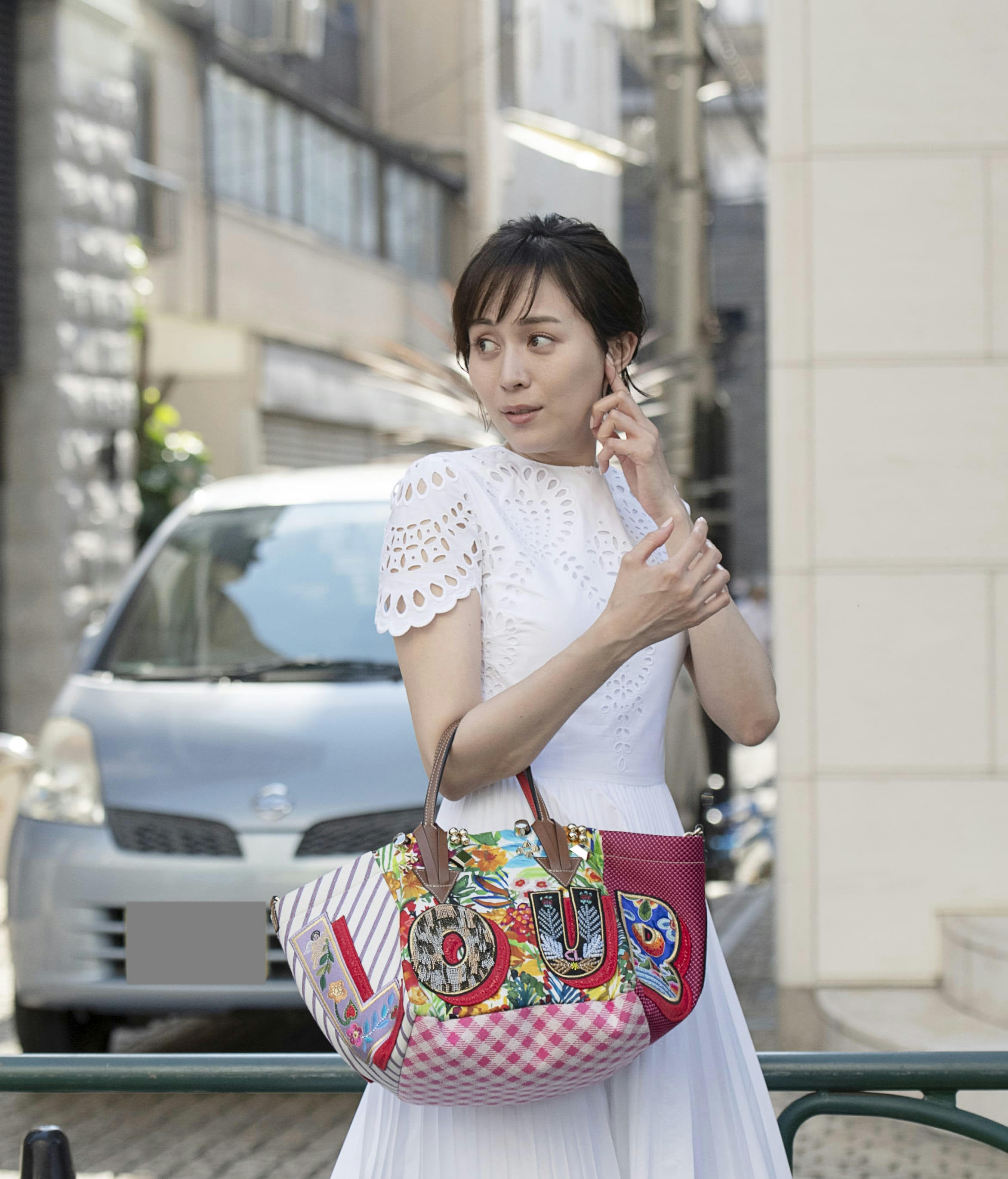 フォトギャラリー4枚目 比嘉愛未 おディーンさまと目を潤ませて「泥酔