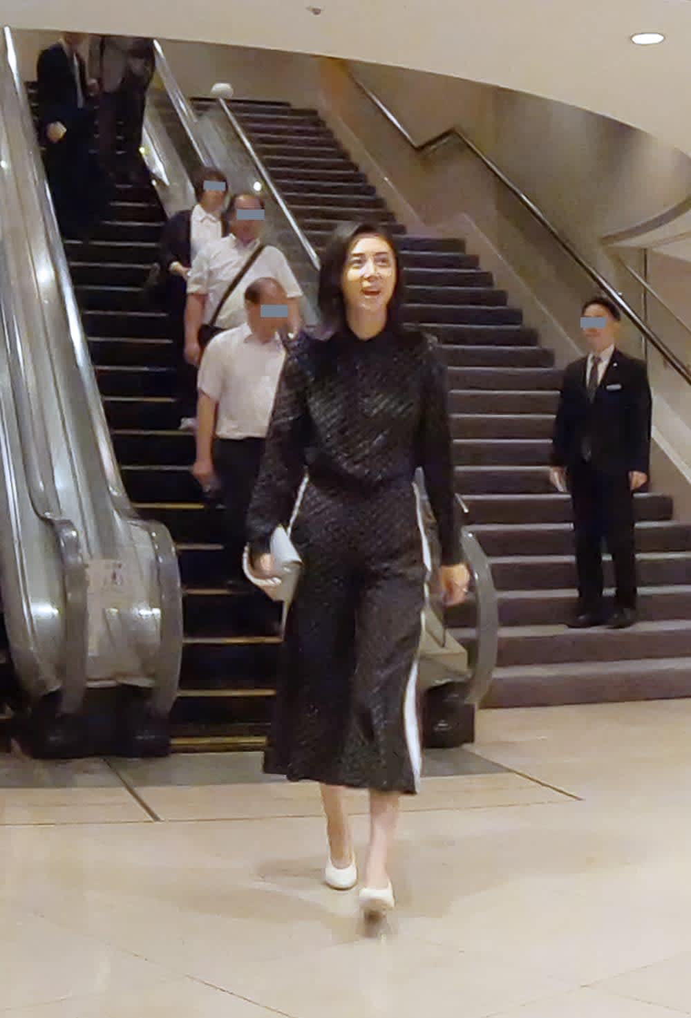 フォトギャラリー8枚目 スッピンでジム、夫婦で愛車…松嶋菜々子