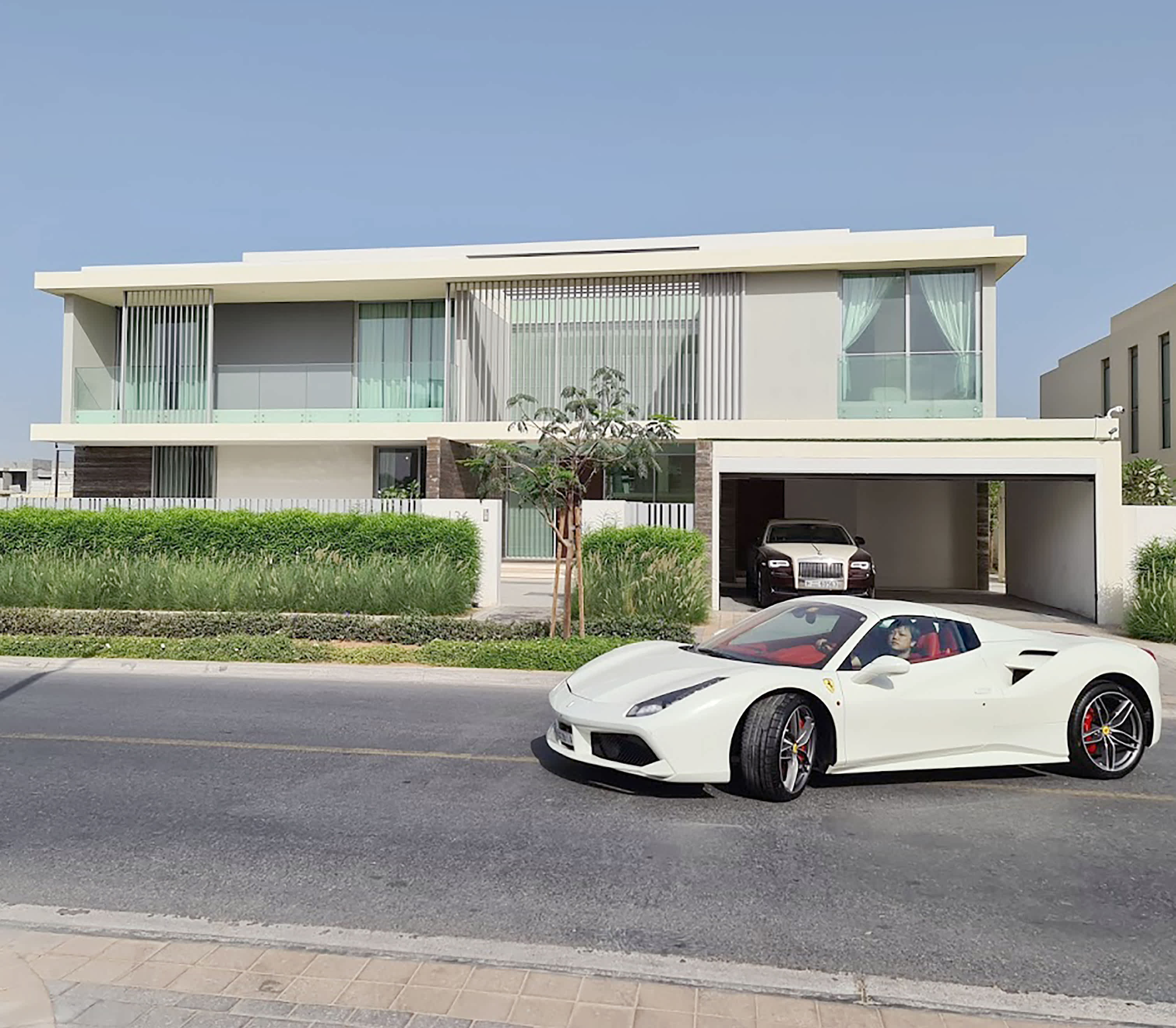 無一文から資産80億円に…！与沢翼が明かす「私の稼ぐ方法」 | FRIDAYデジタル