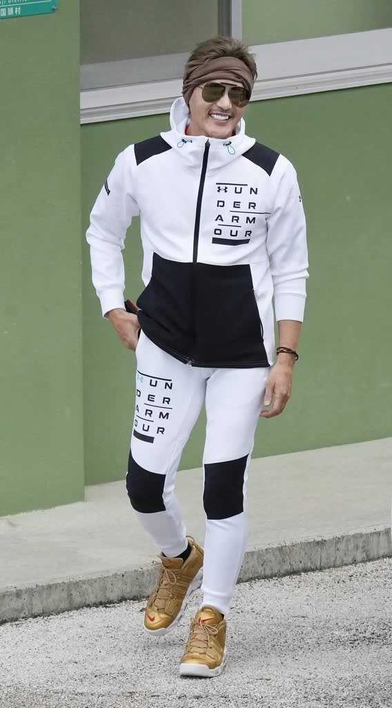 フォトギャラリー4枚目 ビッグボス・新庄剛志「貫禄のファッション