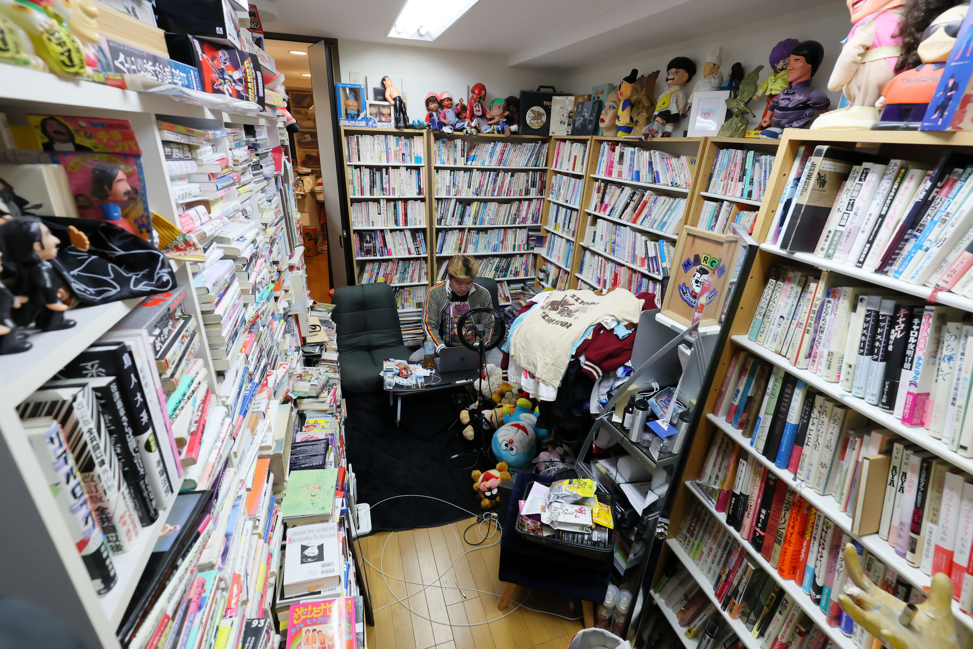 5ページ目）タレント本コレクター・吉田豪「１万冊収蔵の魔窟」に潜入！ | FRIDAYデジタル