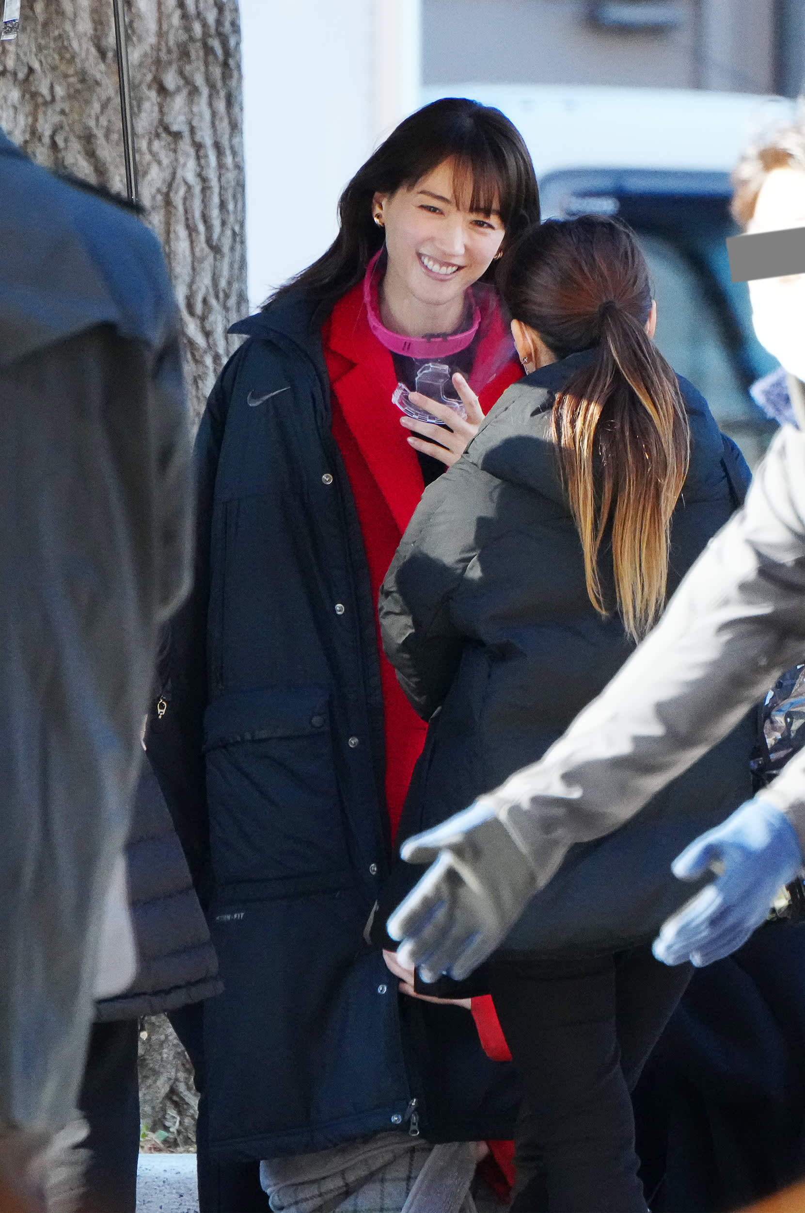 フォトギャラリー1枚目 綾瀬はるか「撮影の合間の笑顔」が放つ圧倒的