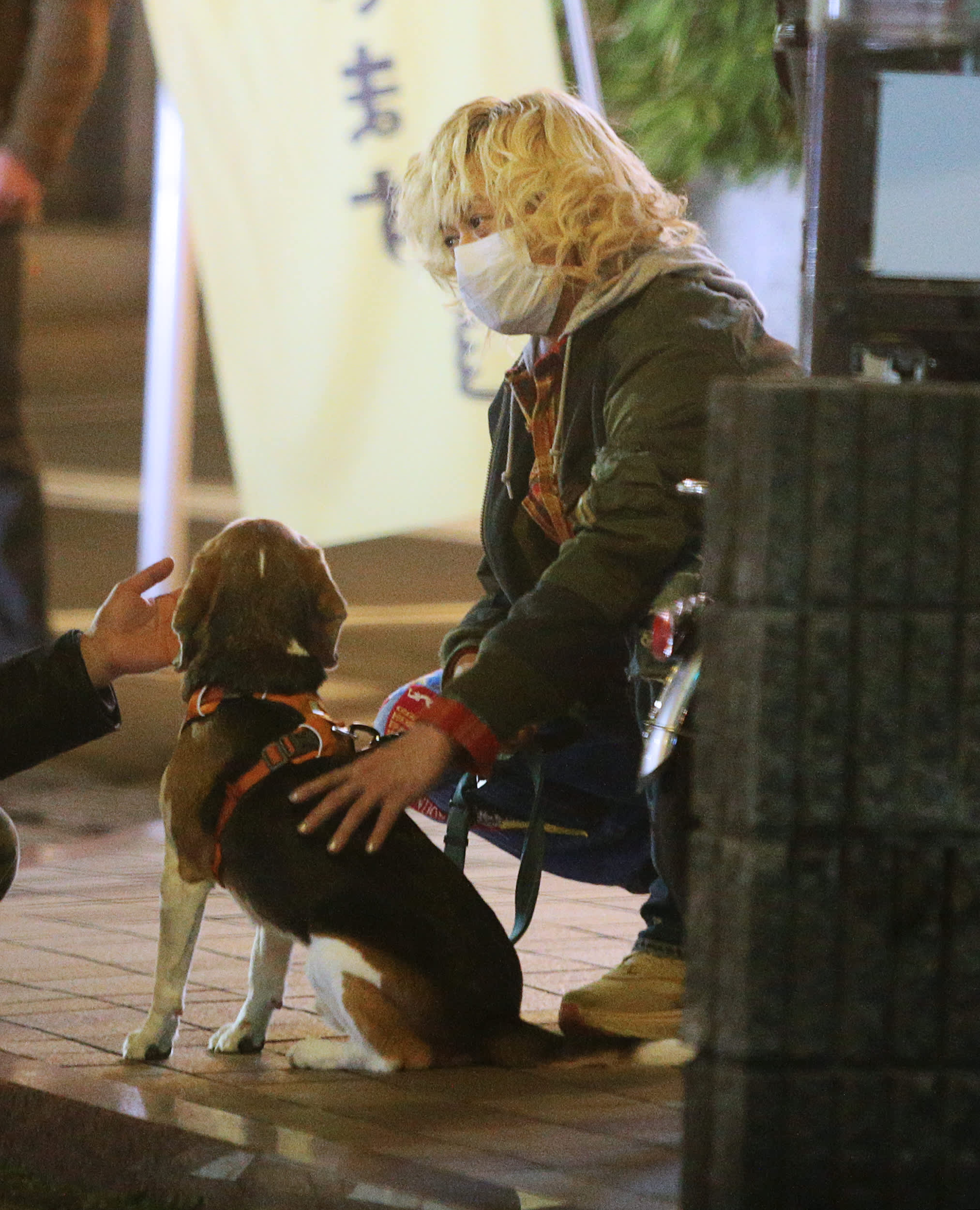 A.B.C-Z塚田僚一「夜の愛犬散歩で気軽に撮影会」の優しさ | FRIDAYデジタル