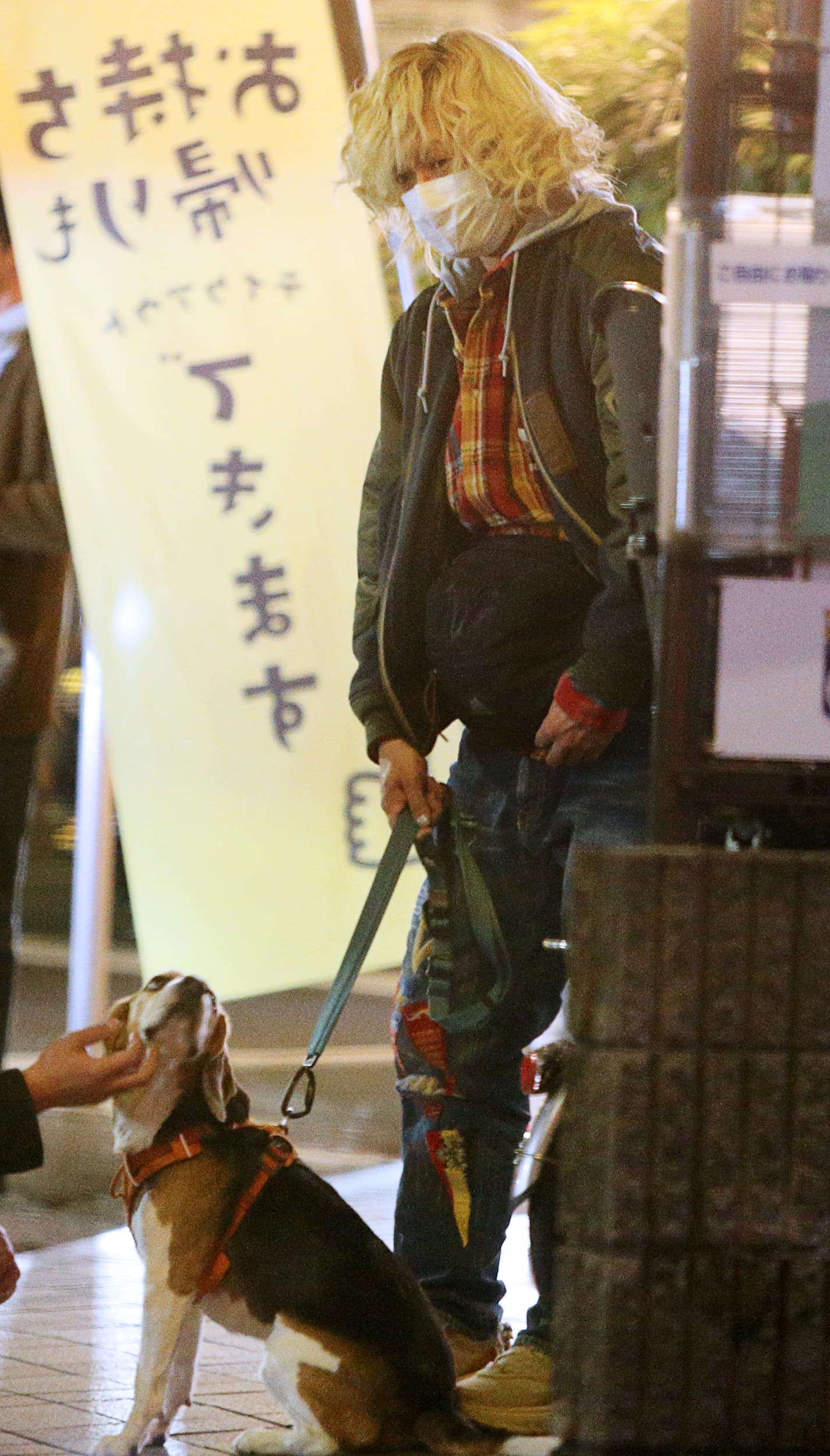 A.B.C-Z塚田僚一「夜の愛犬散歩で気軽に撮影会」の優しさ | FRIDAYデジタル