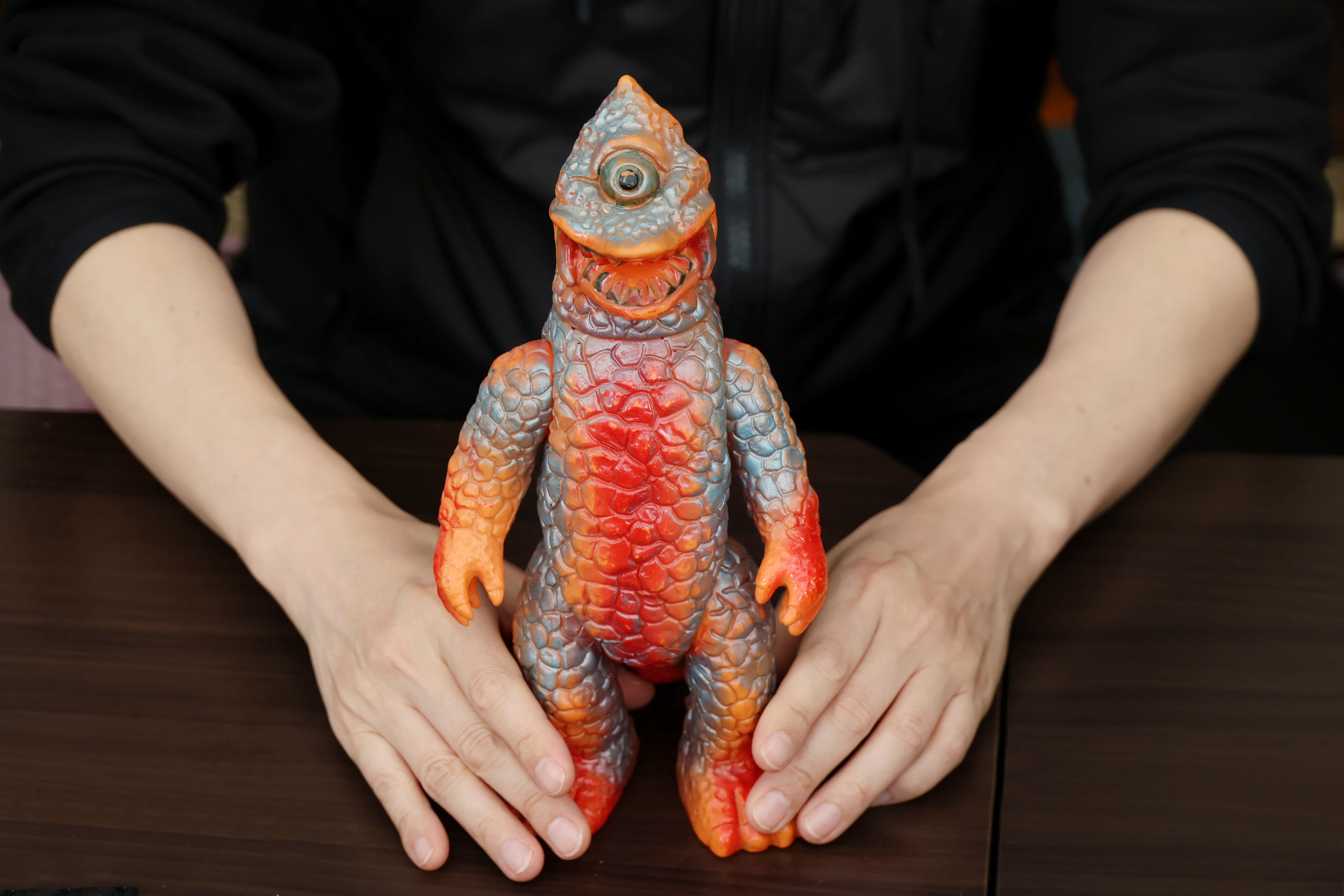 5ページ目）「パチ怪獣ソフビ」を集める男が飛び込んだ奥深きパチモノ