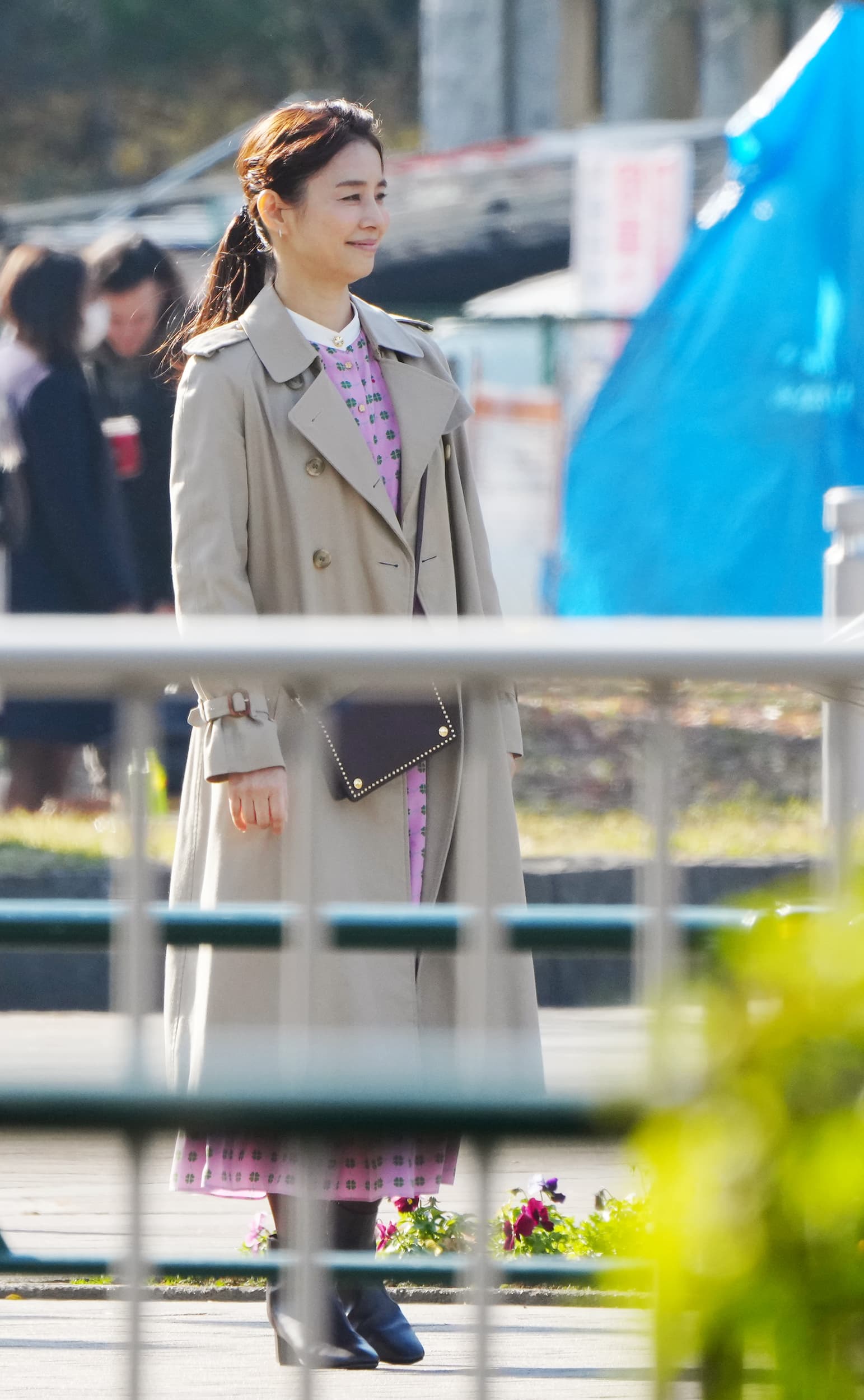 Les vacances d'Irina 石田ゆり子さん着用デニムジャケット デニムジャケットを着た石田ゆり子さんのコーデ 私服/衣装/購入先 - Woomy