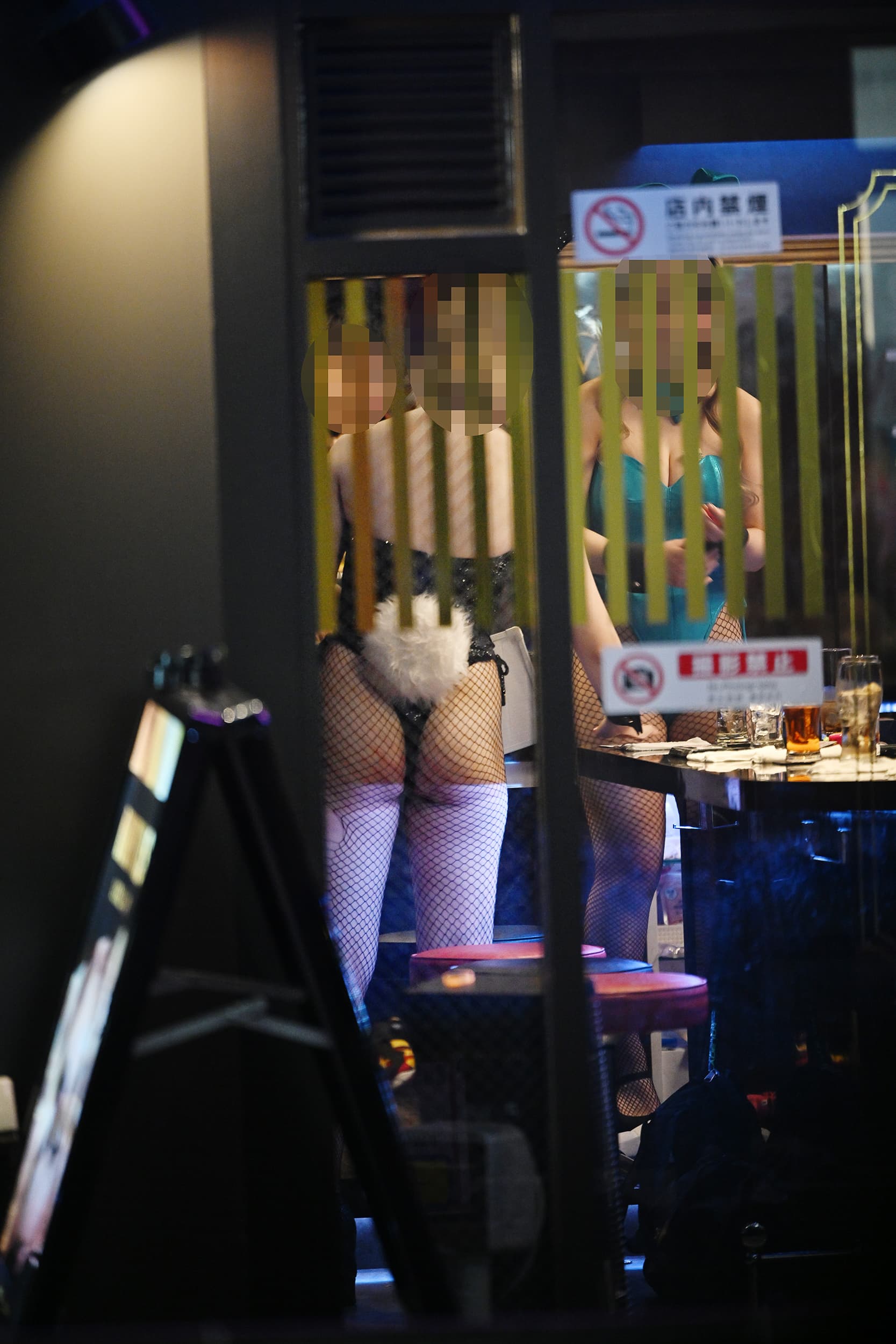 ガールズバー　盗撮 