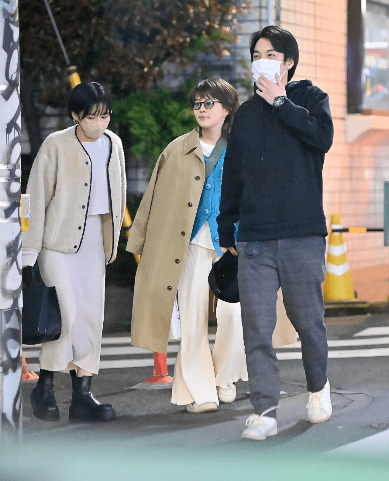 イケメン俳優らを従えて…高畑充希「隠れ家ホテルでしゃぶしゃぶを堪能