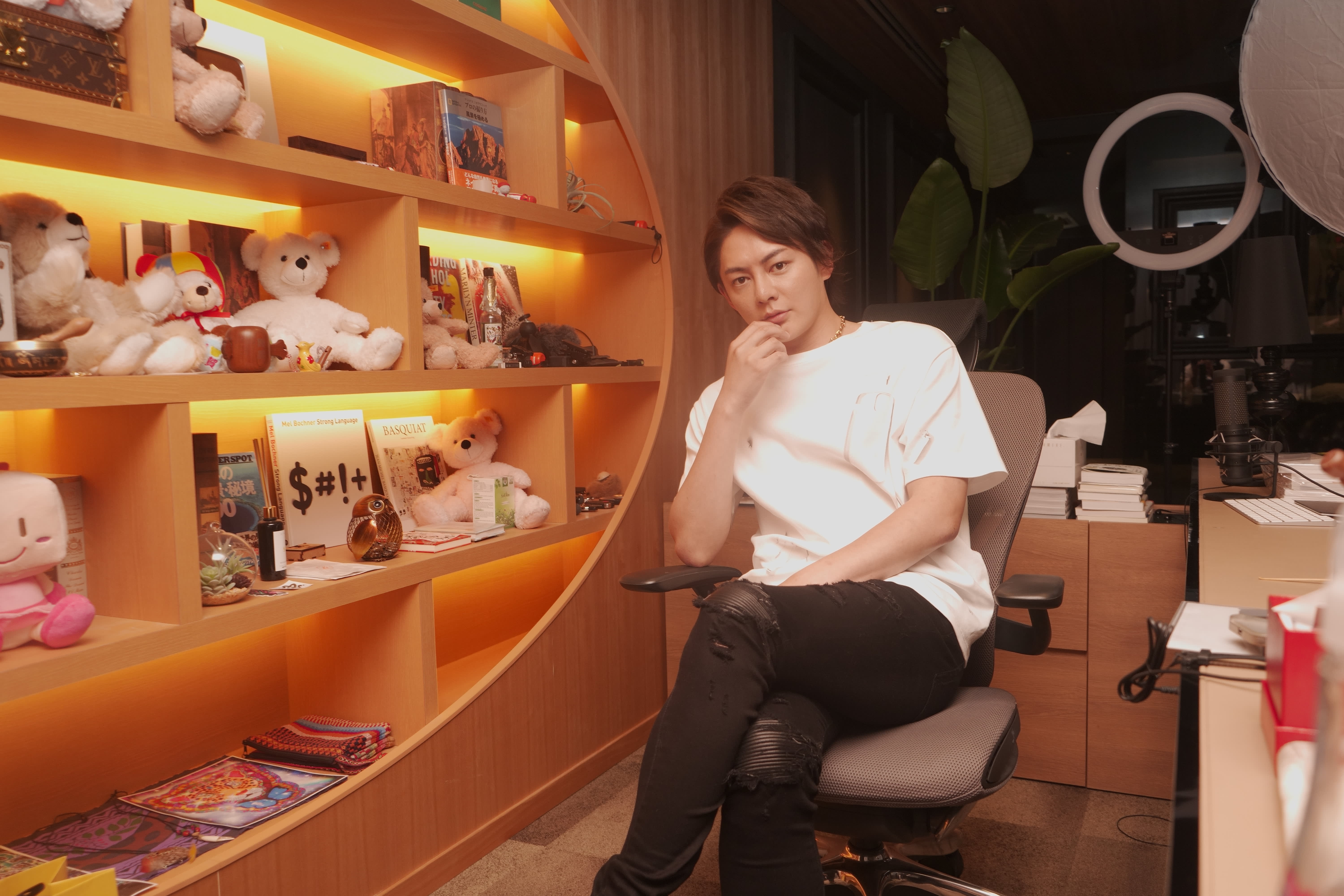 家賃1700万円…！超豪華「青汁ヒルズ」でインタビュー「青汁王子」が明かしたホントの懐事情 | FRIDAYデジタル