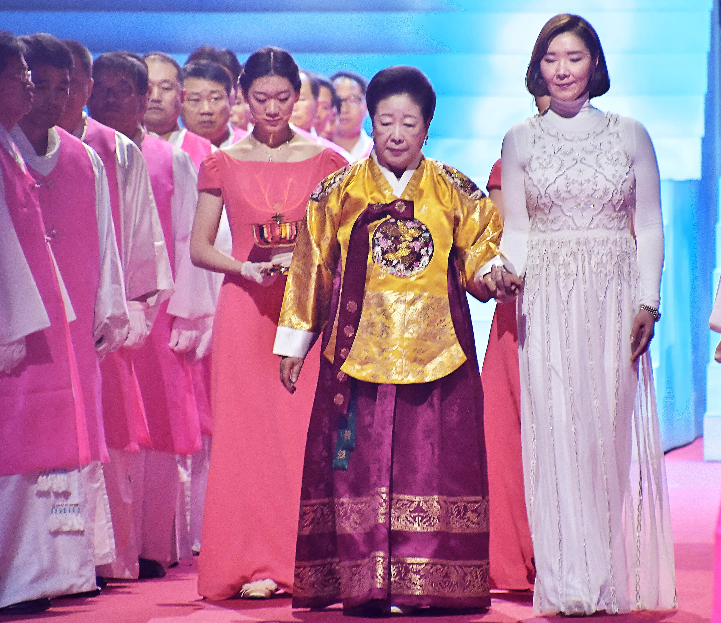 旧統一教会】教団内部に激震 「ナンバー2更迭」で始まる「さらなる