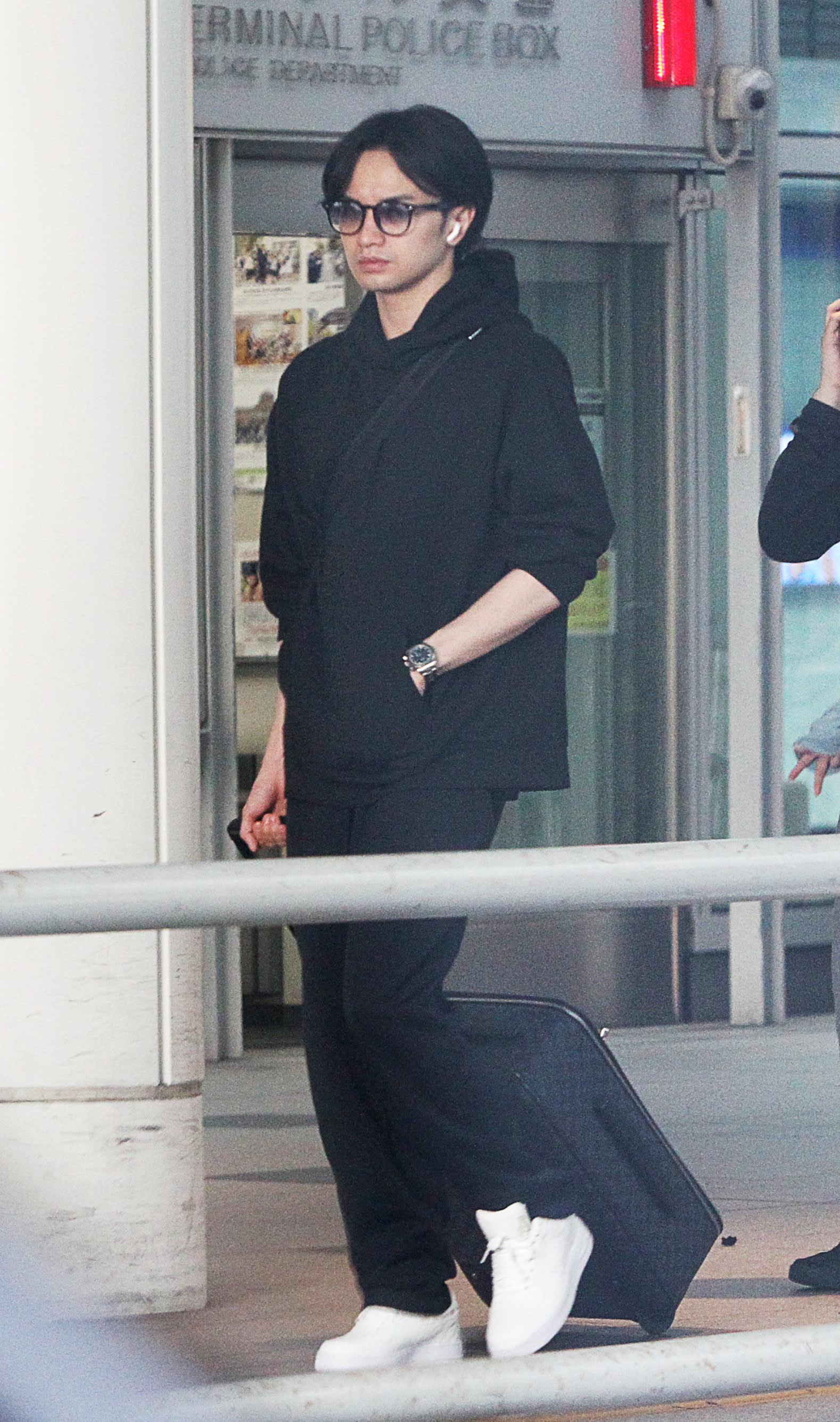 【中島健人 着用】【極美品】FENDI 2023 デニムジャケット 46 斎藤工×SexyZone・中島健人、“似ている”ふたりが共演「13年を経てご縁