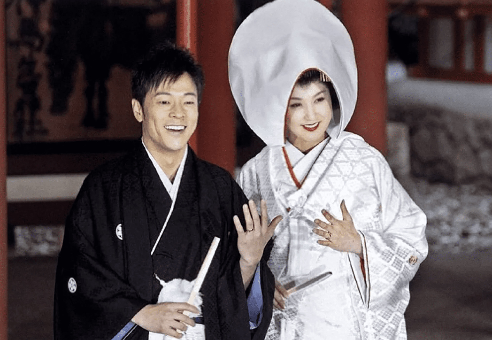 フォトギャラリー2枚目 愛之助とラブラブ散歩＆日本人離れしたスタイル