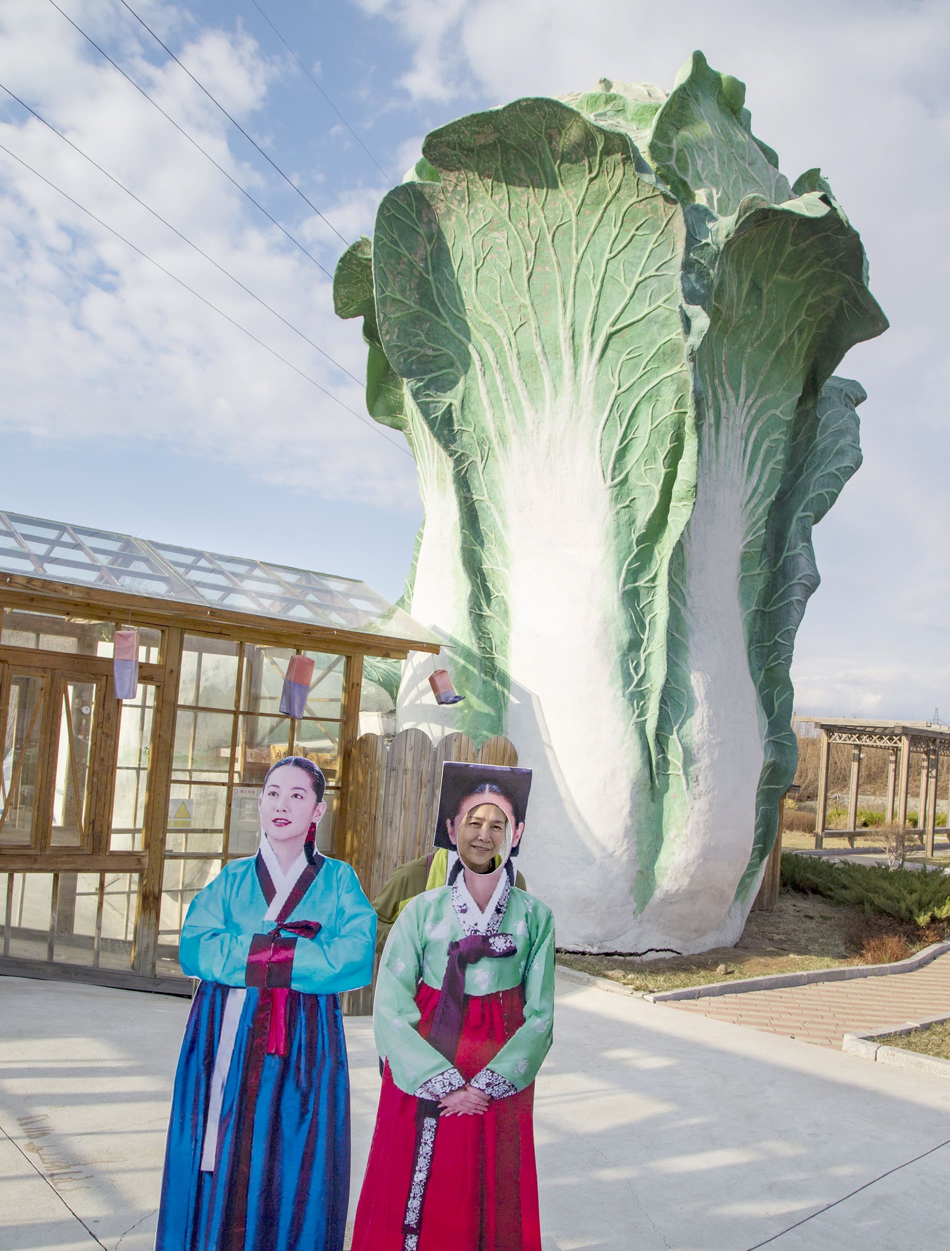 フォトギャラリー7枚目 黄金の毛沢東にマリリン・モンロー、生鮮食品