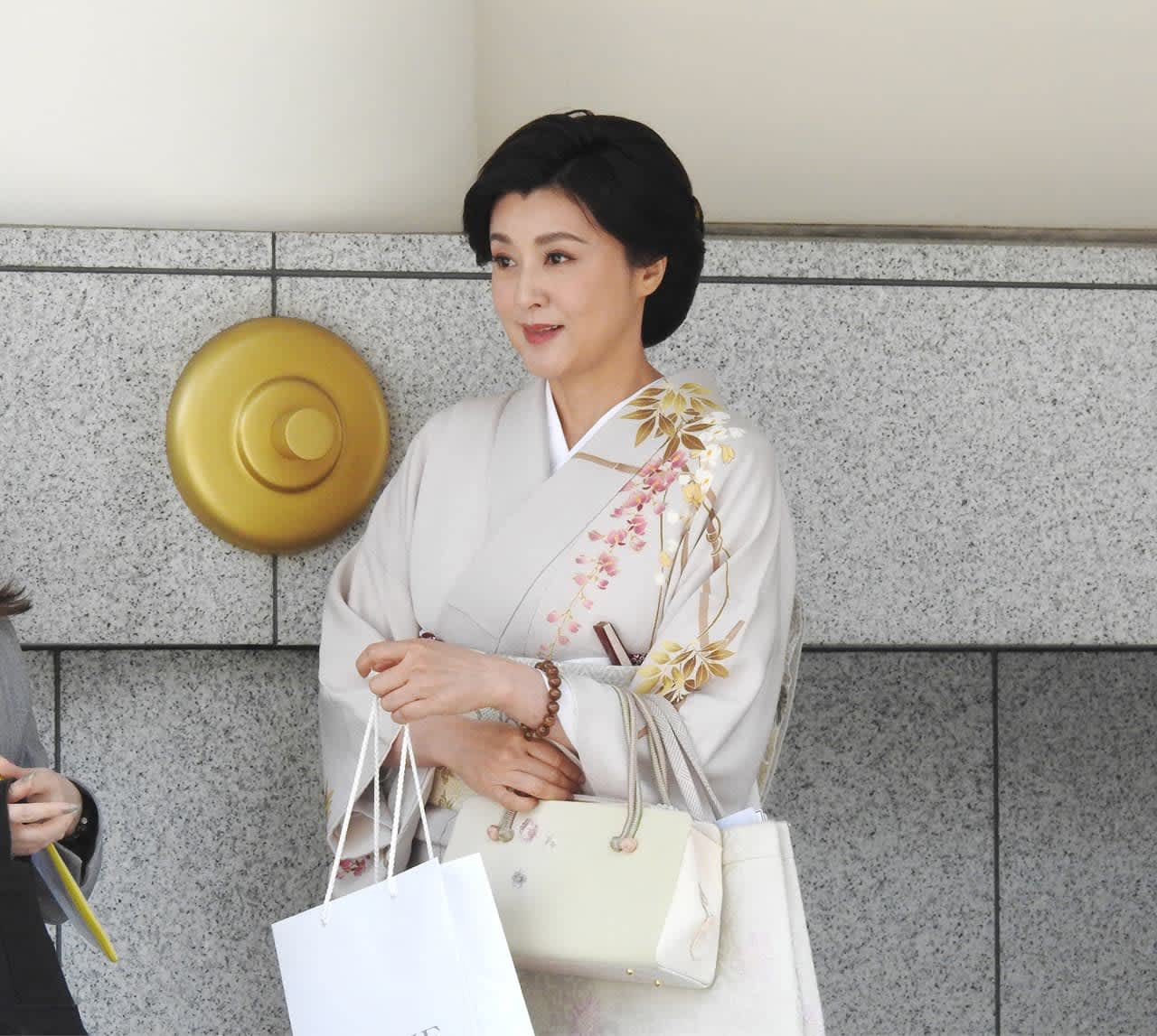 フォトギャラリー2枚目 女優で人気再燃の藤原紀香 中村芝翫の不倫で株