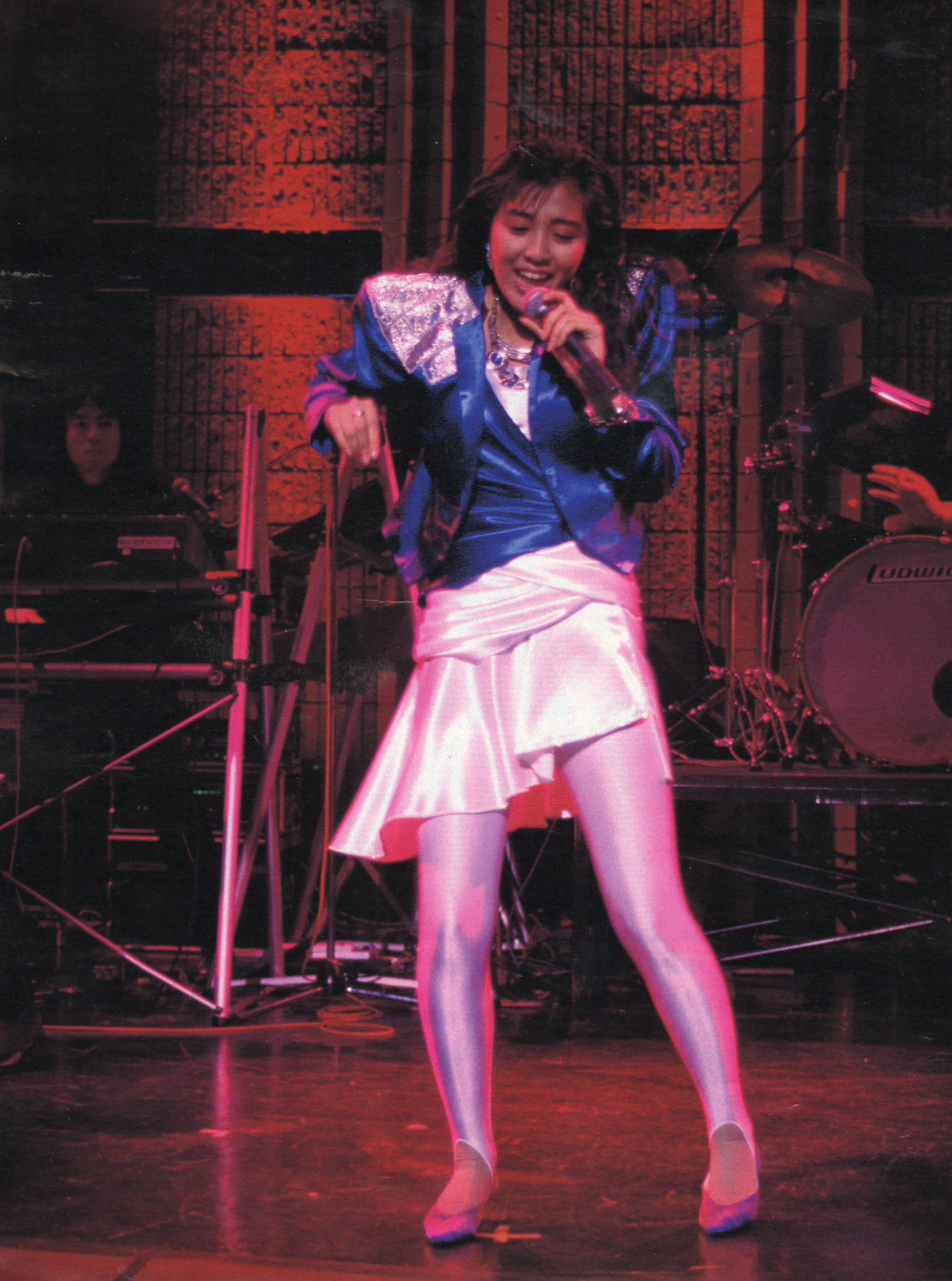 88年には大イメチェン…菊池桃子「芸能生活40周年」で振り返る